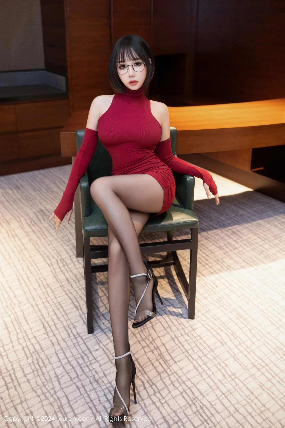 秀人集.com_[XiuRen秀人网]No.9096_模特波巧酱性感红色连衣短裙配开档黑丝秀曼妙身姿惹火诱惑写真85P