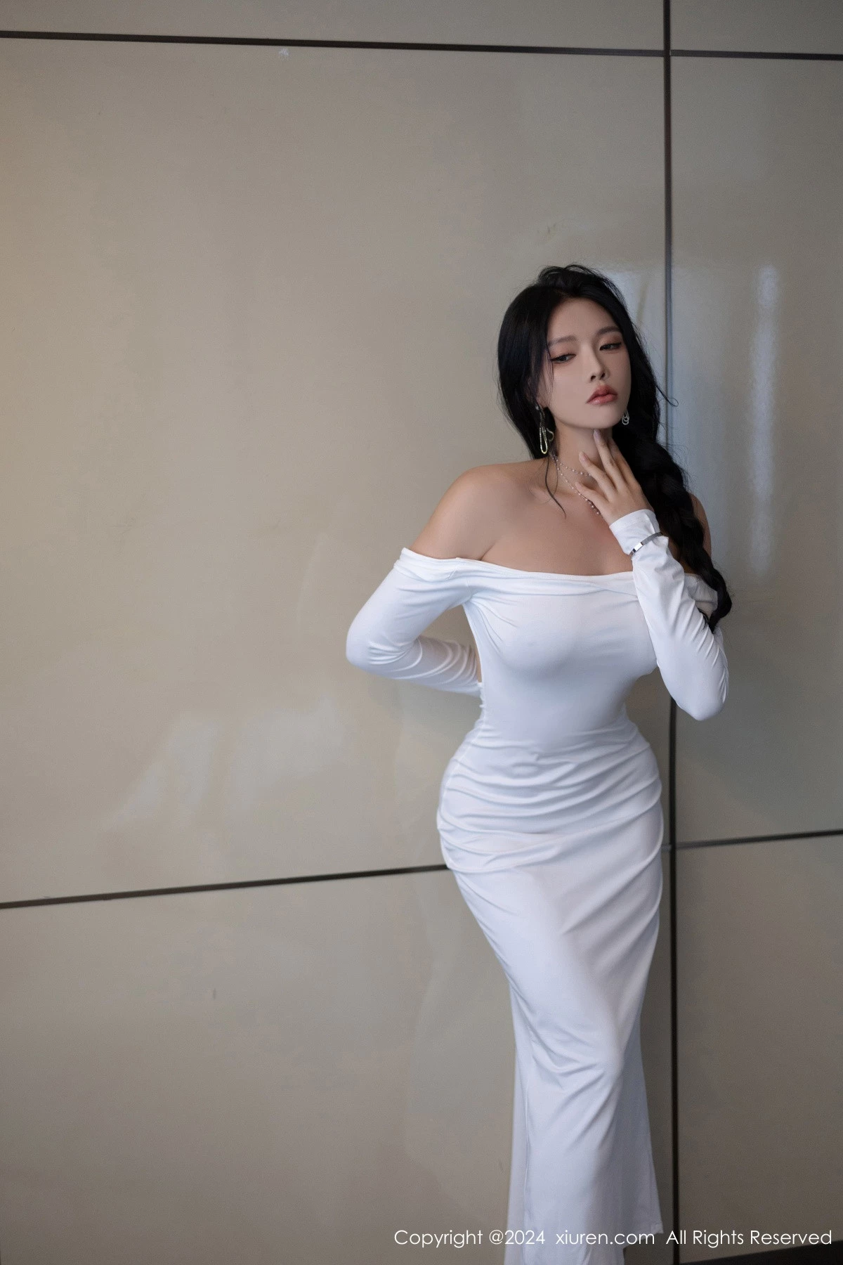 秀人集.com_[XiuRen秀人网]No.9115_模特娜比性感白色连衣裙+黑色蕾丝情趣内衣秀凹凸身材诱惑写真81P