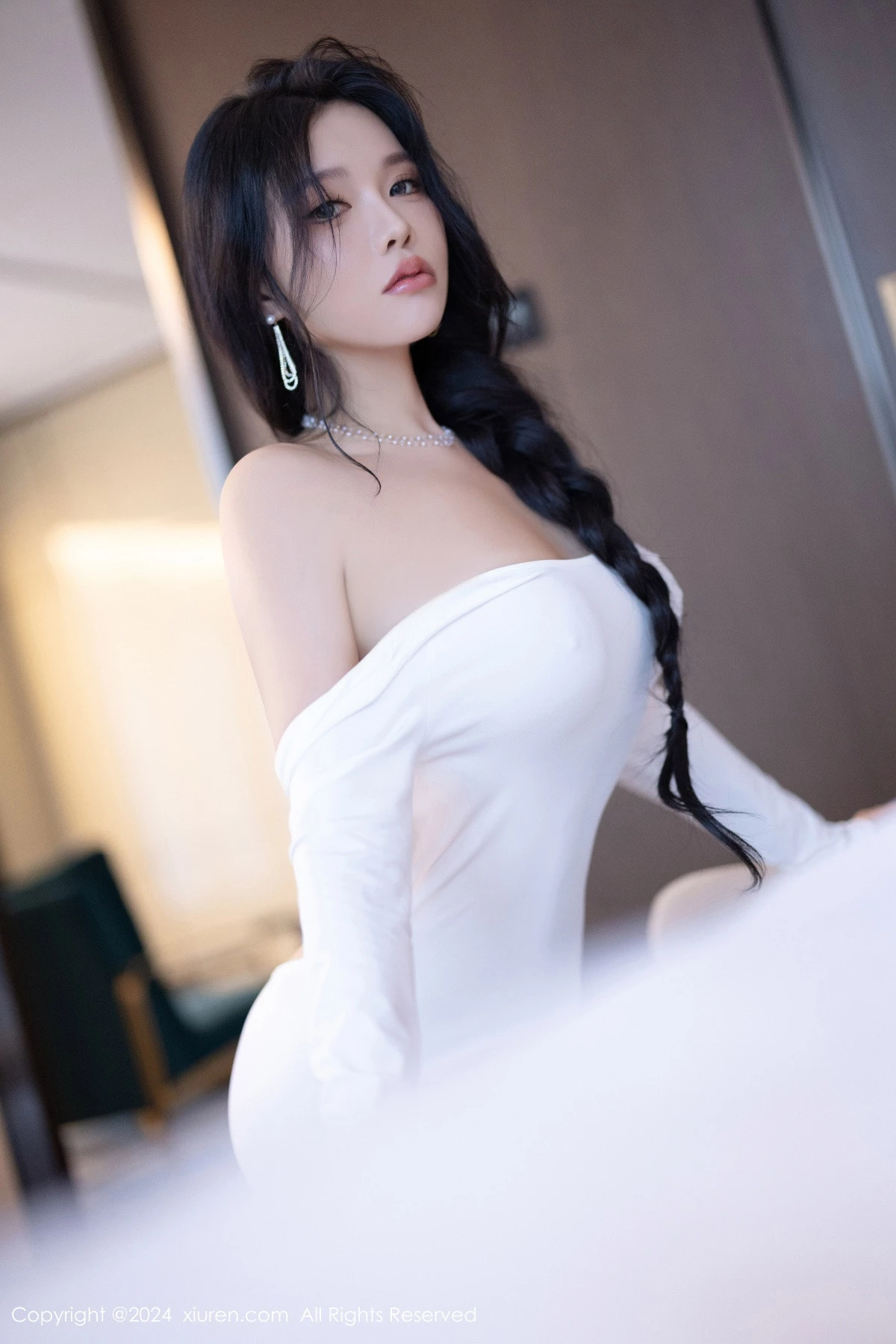 秀人集.com_[XiuRen秀人网]No.9115_模特娜比性感白色连衣裙+黑色蕾丝情趣内衣秀凹凸身材诱惑写真81P