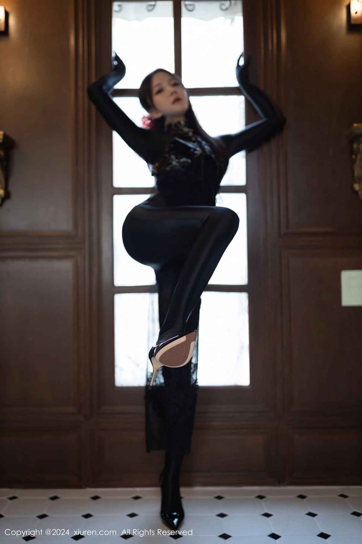 秀人集.com_[XiuRen秀人网]No.9125_模特鱼子酱Fish私房性感黑色紧身连体衣秀曼妙身姿撩人诱惑写真80P