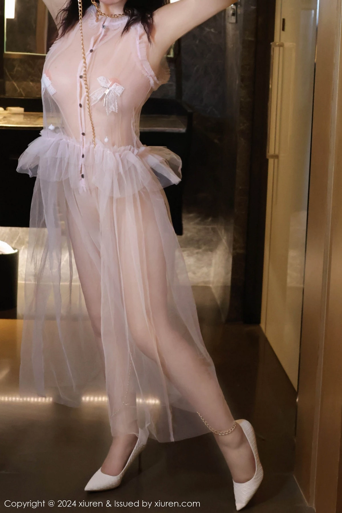 秀人集.com_[XiuRen秀人网]No.9164_模特小薯条nienie户外性感女仆装配超薄肉丝秀惹火身材诱惑写真87P