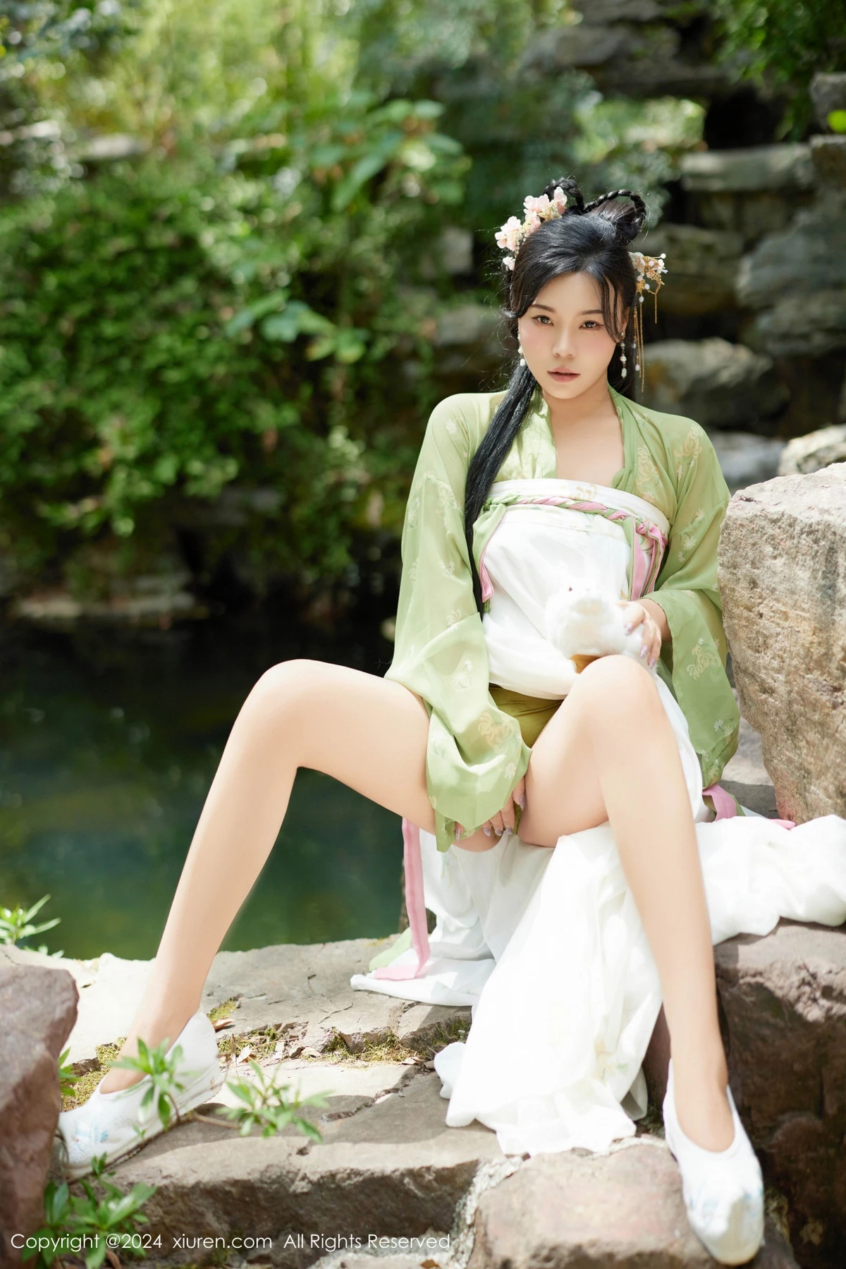 秀人集.com_[XiuRen秀人网]No.9162_模特麦田中秋汉服主题户外性感薄纱服饰秀曼妙身姿诱惑写真72P