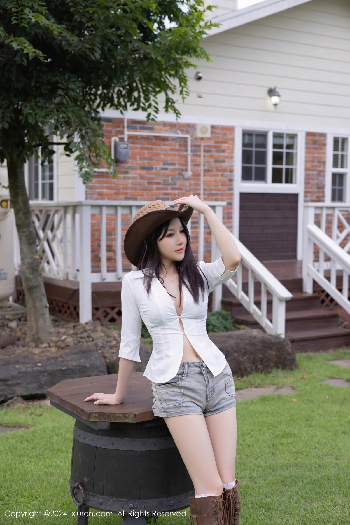 秀人集.com_[XiuRen秀人网]No.9166_模特鱼子酱Fish性感内衣配超短牛仔裤露白丝袜秀完美身材诱惑写真80P