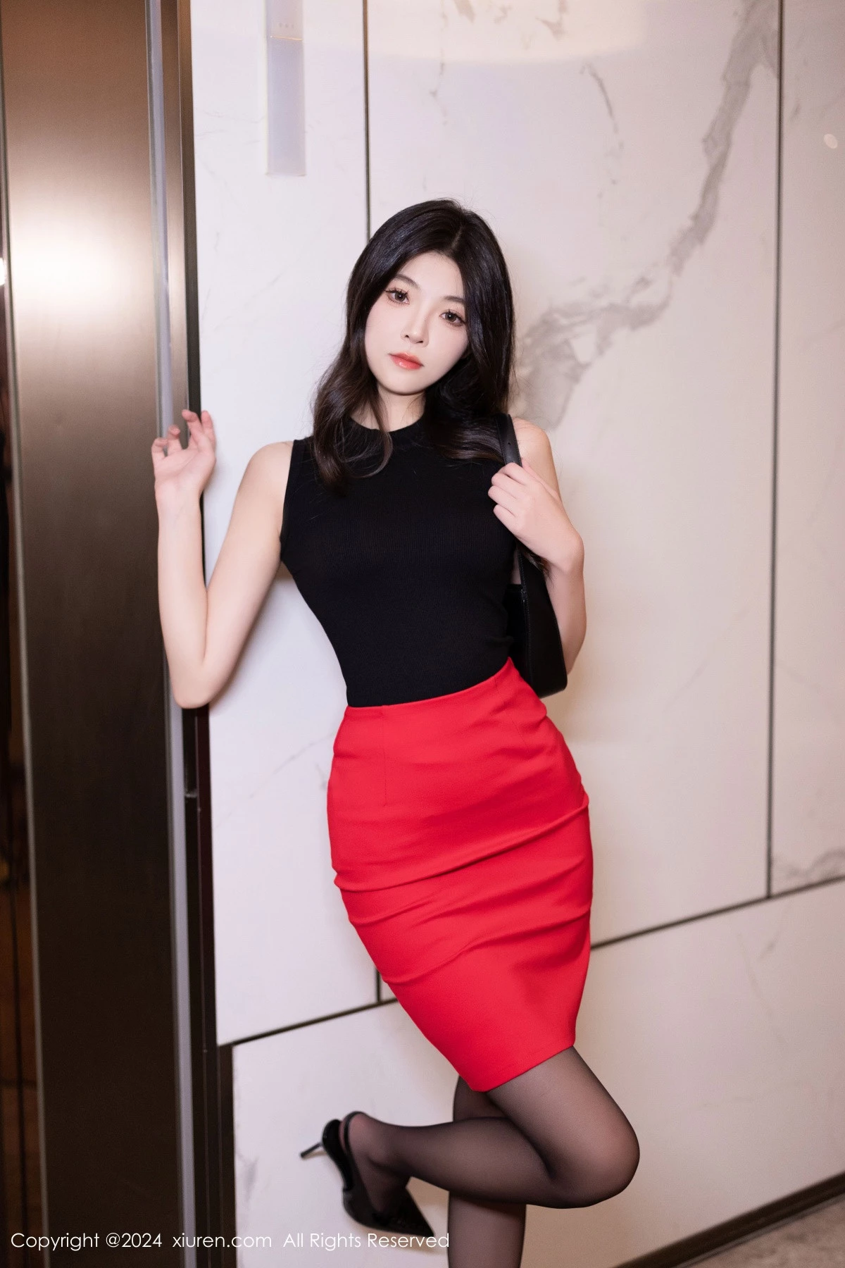 秀人集.com_[XiuRen秀人网]No.9169_模特初梦瑶性感红色短裙露红色内衣配黑丝吊袜秀美腿诱惑写真80P
