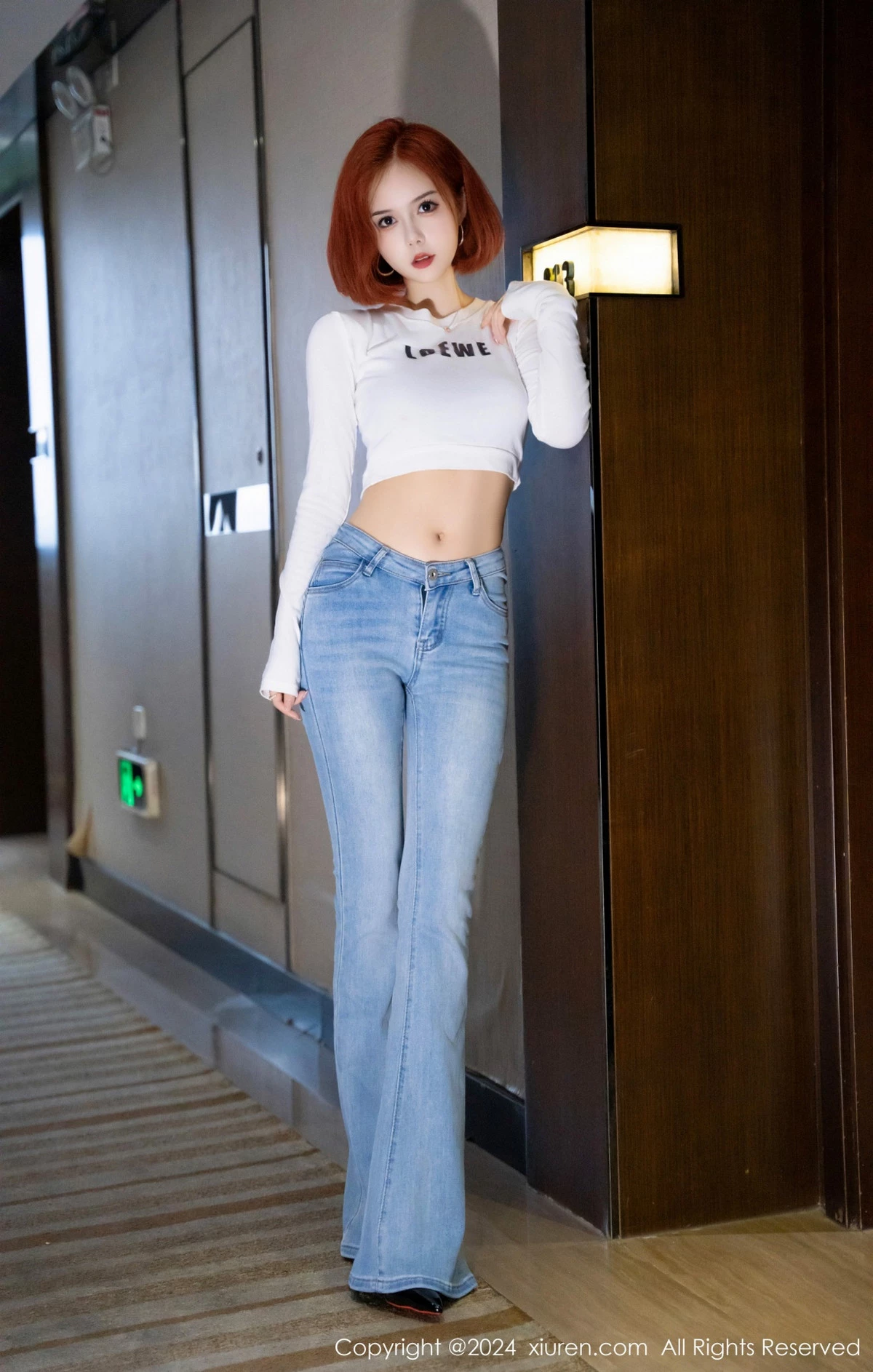 秀人集.com_[XiuRen秀人网]No.9050_模特白芷yy短款白色上衣配牛仔裤露超薄黑丝秀曼妙身姿诱惑写真78P