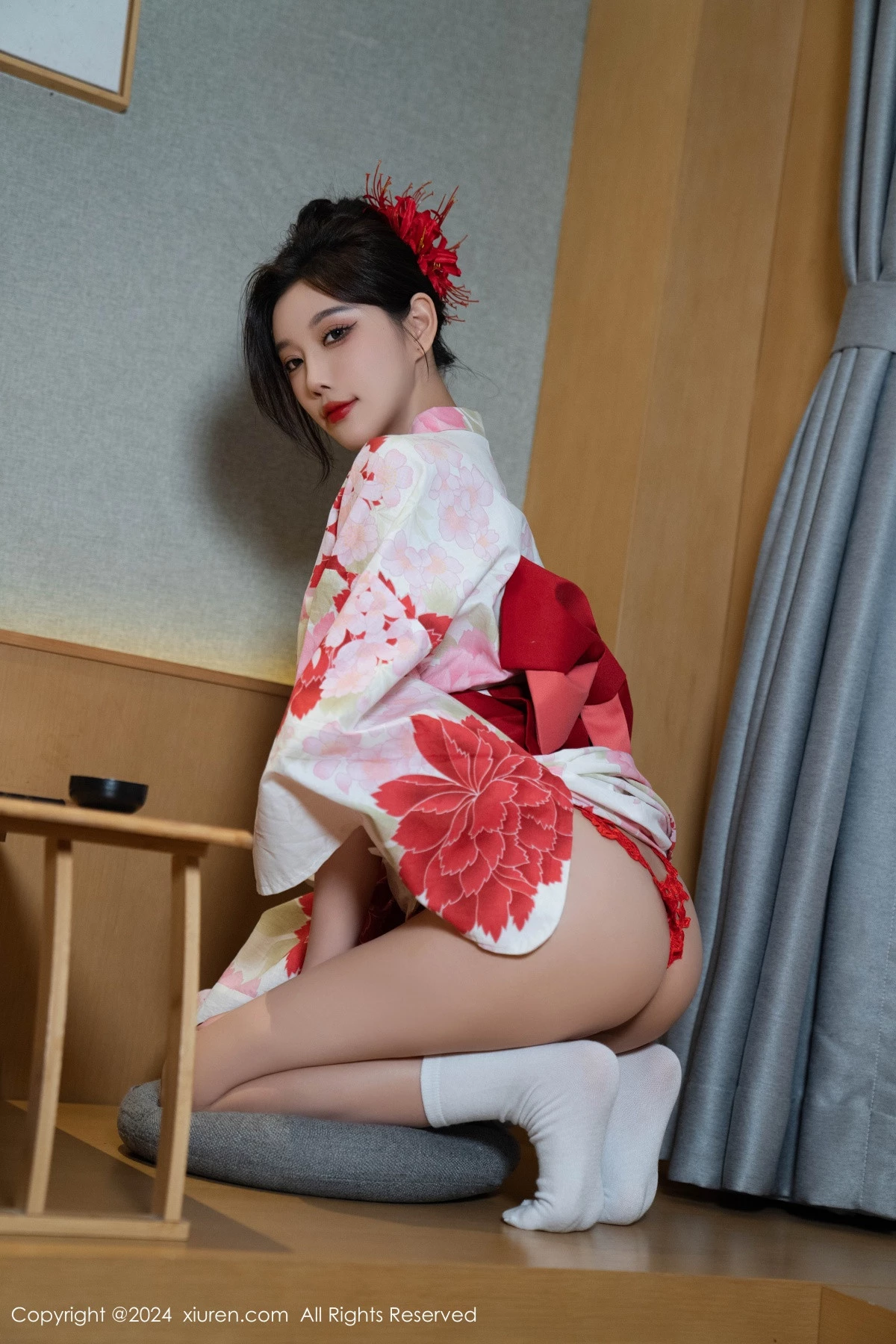 秀人集.com_[XiuRen秀人网]No.9208_女神杨晨晨性感红色花朵服饰露红色情趣内衣秀丰腴身材诱惑写真96P