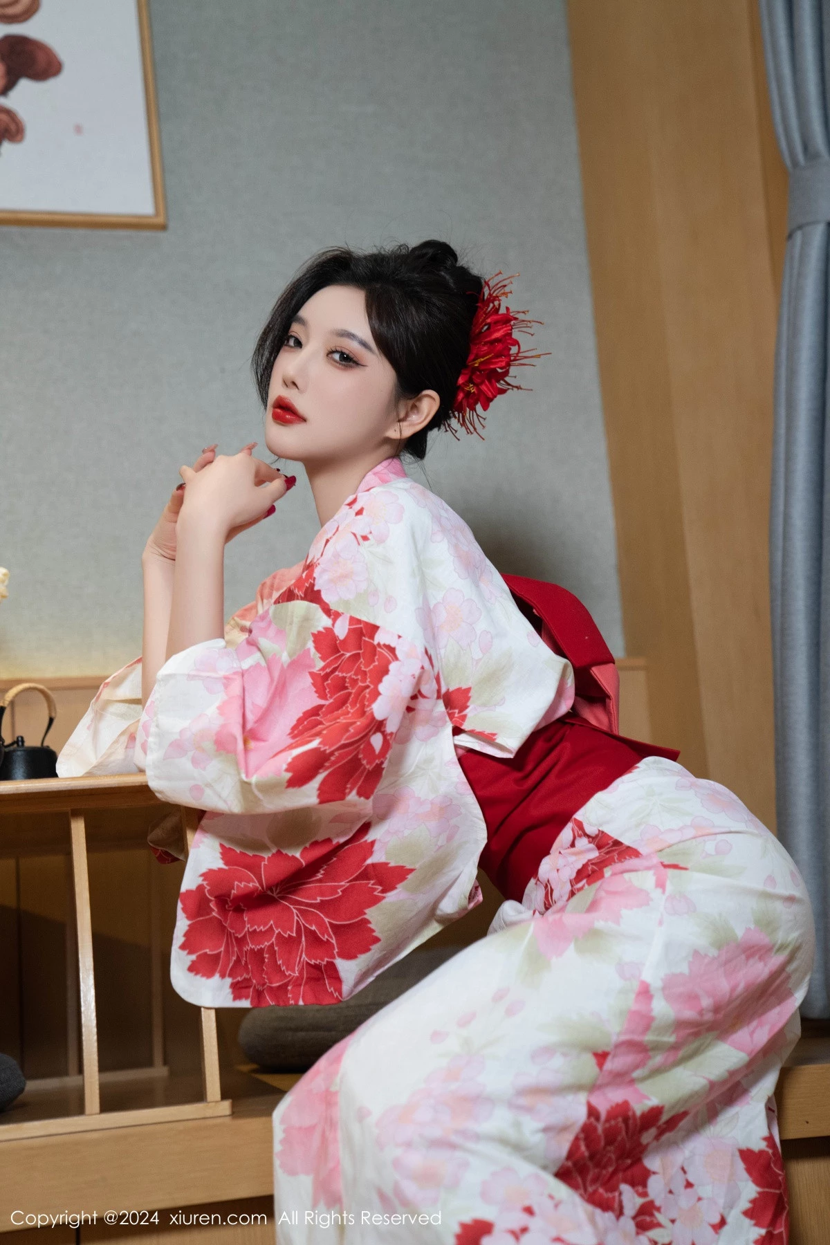 秀人集.com_[XiuRen秀人网]No.9208_女神杨晨晨性感红色花朵服饰露红色情趣内衣秀丰腴身材诱惑写真96P