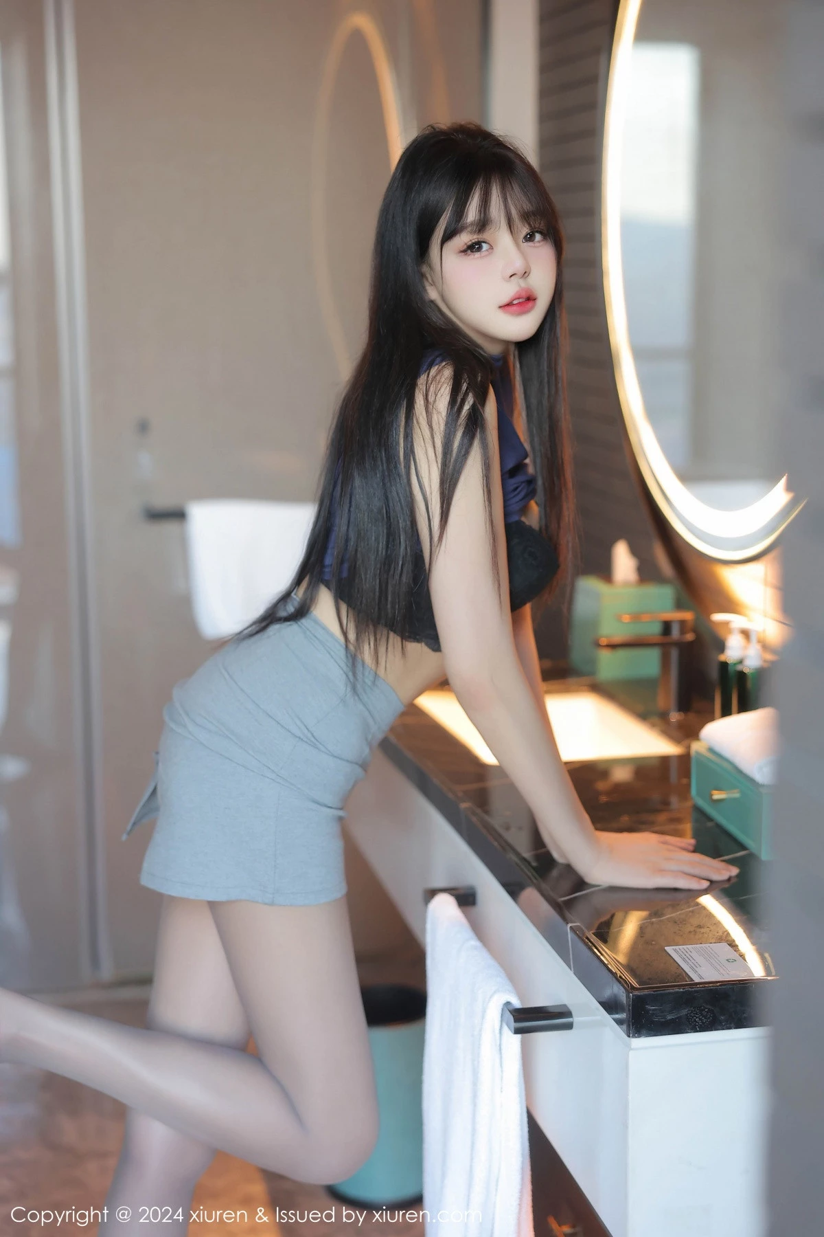 秀人集.com_[XiuRen秀人网]No.9233_模特柚柚小奶瓶性感黑色蕾丝内衣配超薄灰丝秀凹凸身材诱惑写真89P