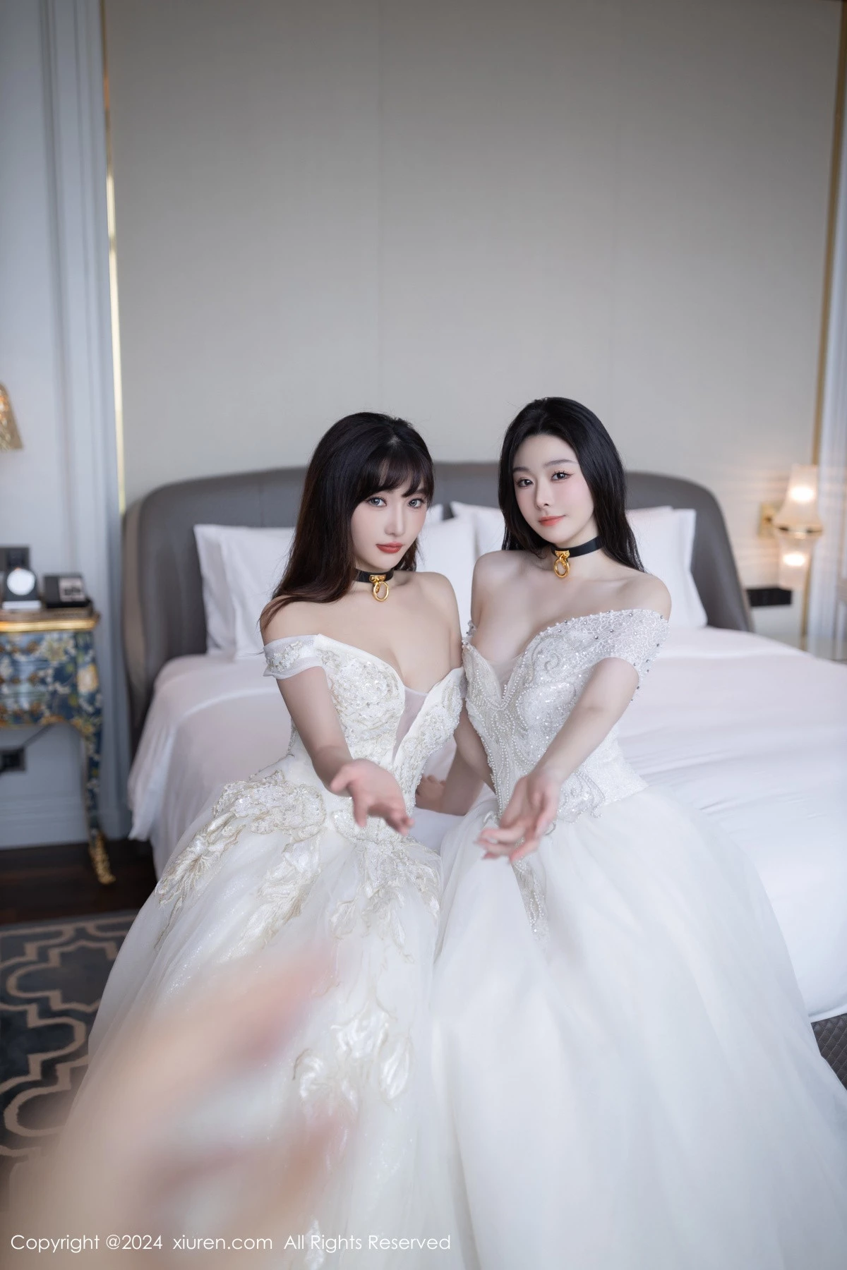 秀人集.com_[XiuRen秀人网]No.9240_模特合集女神小逗逗＆陆萱萱性感白色内衣秀完美身材诱惑写真80P