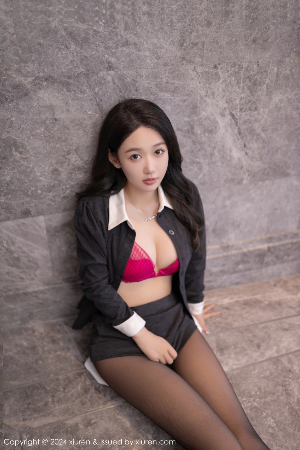 秀人集.com_[XiuRen秀人网]No.9250_模特唐安琪性感黑色制服露红色内衣配超薄黑丝秀曼妙身姿诱惑写真80P