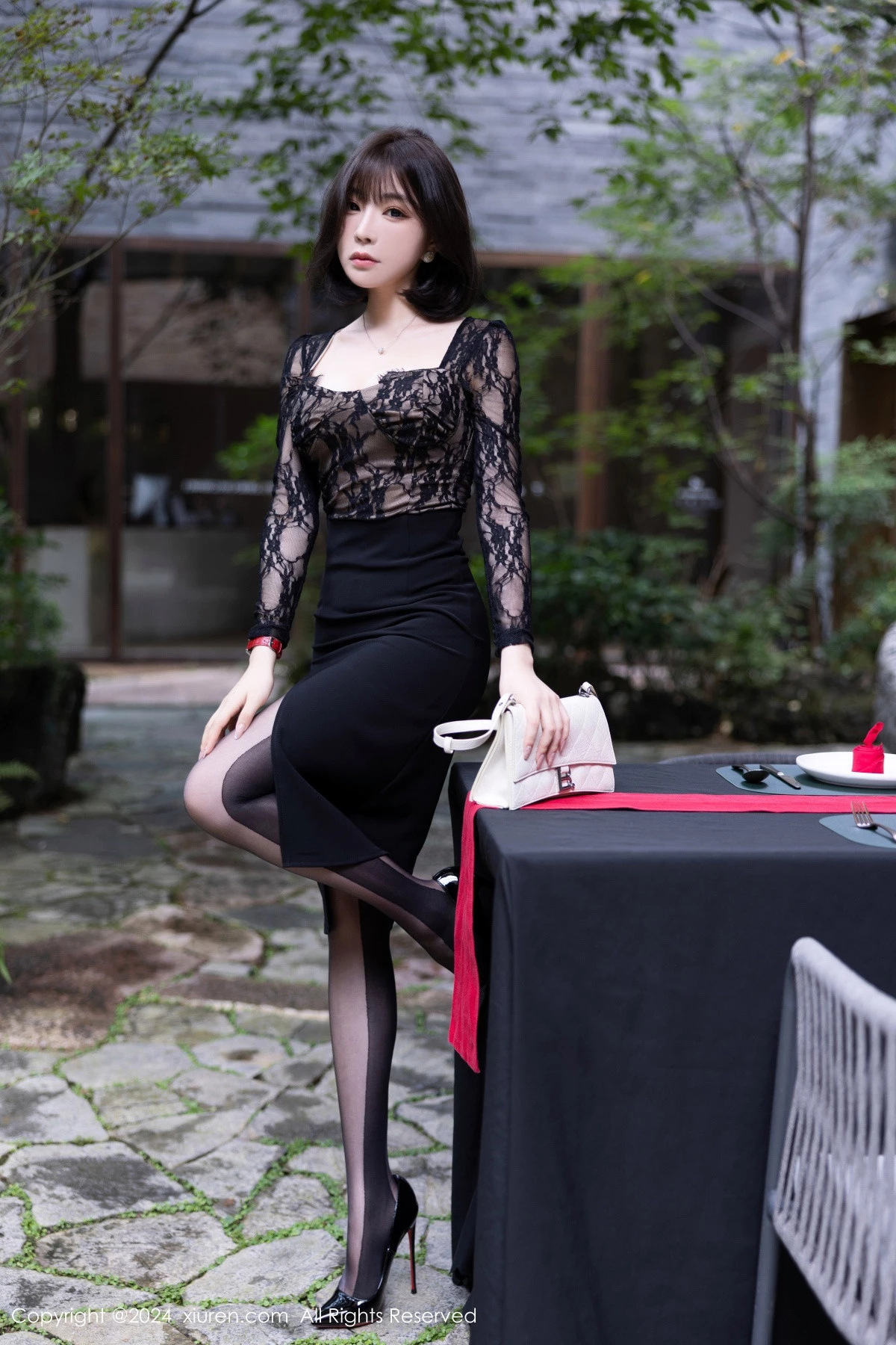 秀人集.com_[XiuRen秀人网]No.9257_女神徐莉芝Booty性感黑色蕾丝连衣裙配超薄黑丝极致魅惑写真94P