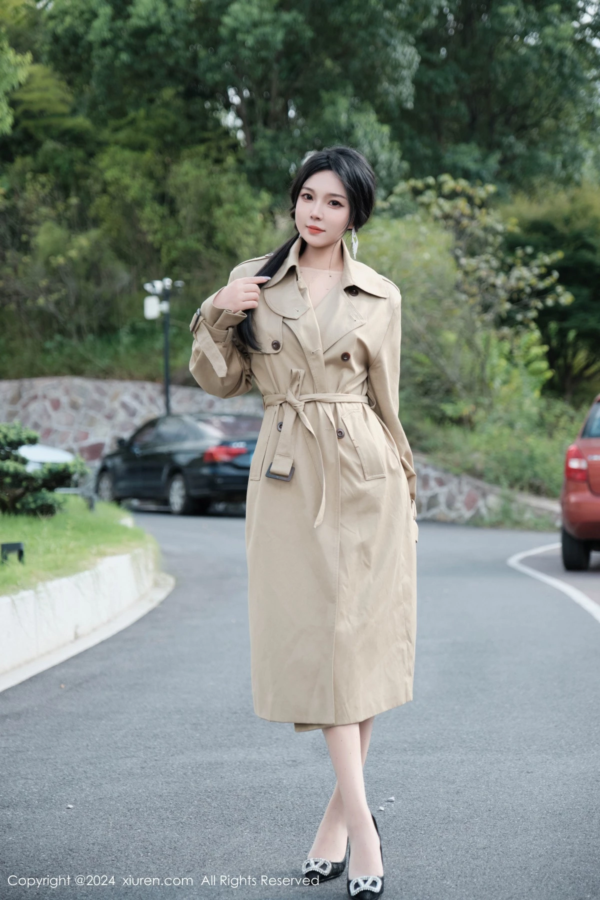 秀人集.com_[XiuRen秀人网]No.9261_模特麦田性感浅色外套露开档连体肉丝秀曼妙身姿完美诱惑写真50P