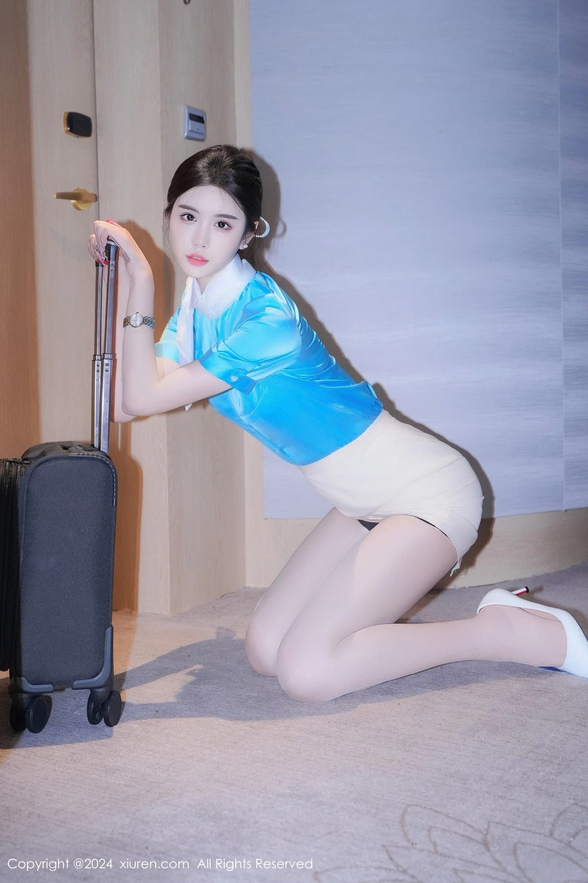 秀人集.com_[XiuRen秀人网]No.9269_模特Erikaki性感蓝衣白裙制服配白色丝袜秀曼妙身姿迷人诱惑写真82P