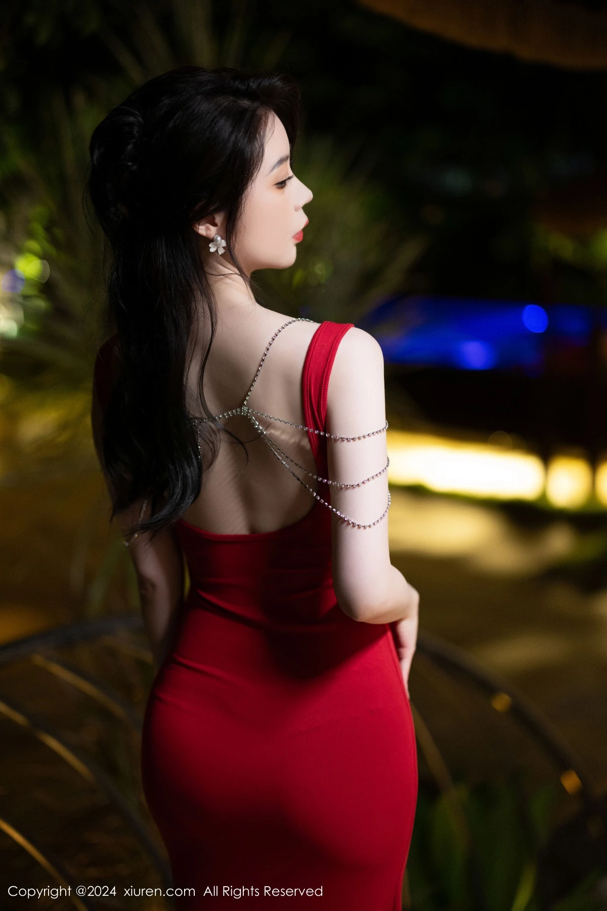 秀人集.com_[XiuRen秀人网]No.9291_模特梦心玥红色连衣裙露红色内衣配黑丝吊袜秀高挑身材诱惑写真84P