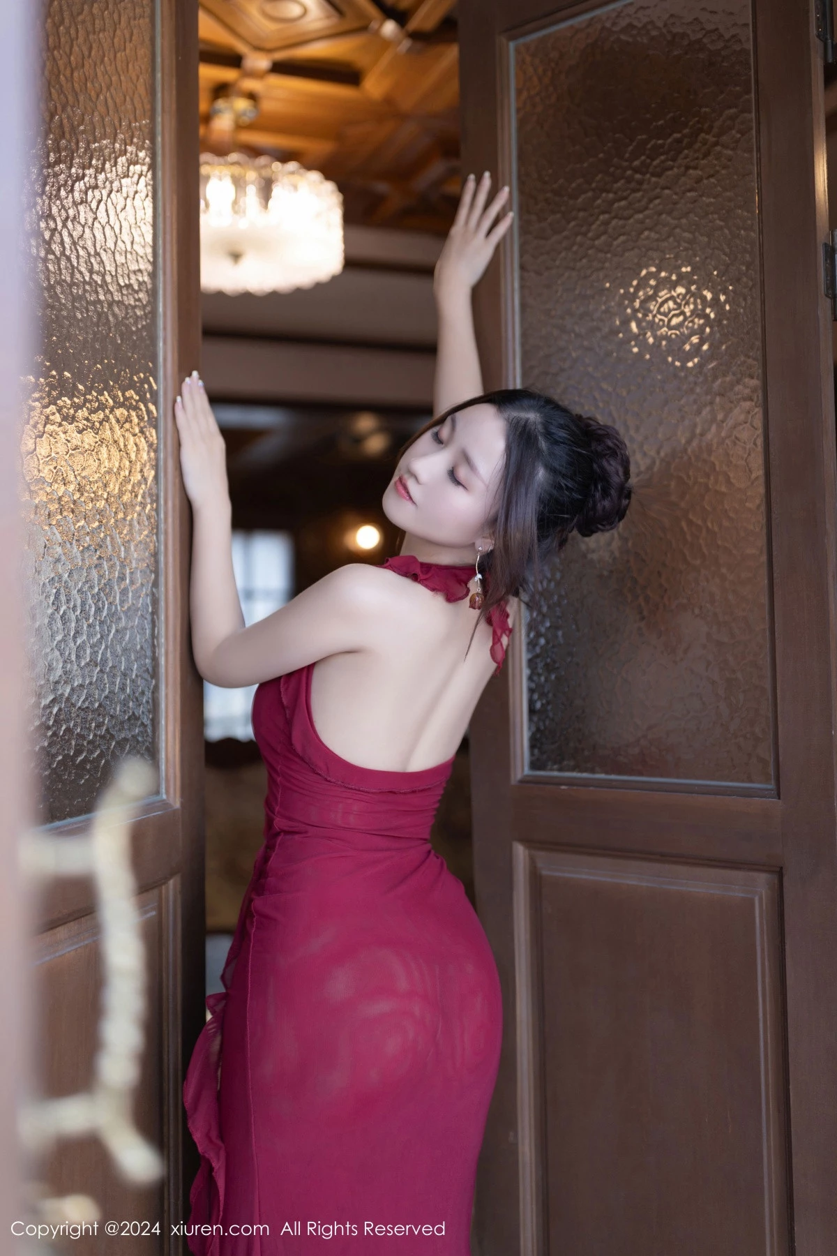 秀人集.com_[XiuRen秀人网]No.9297_模特杏子Yada性感红色连衣裙露情趣内衣配超薄肉丝完美诱惑写真85P