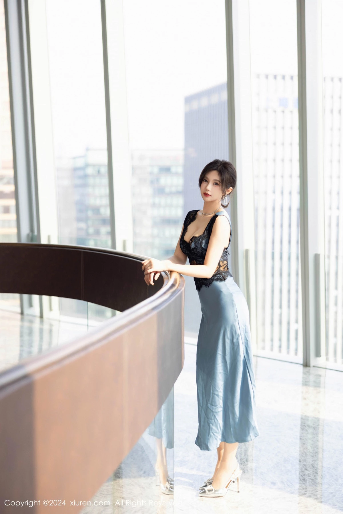 秀人集.com_[XiuRen秀人网]No.9310_女神绮里嘉ula性感黑色蕾丝内衣配肉色丝袜秀完美身材诱惑写真94P