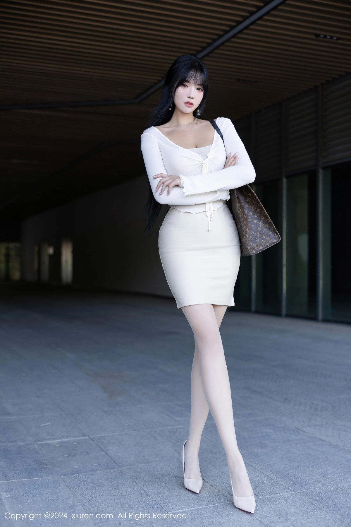 秀人集.com_[XiuRen秀人网]No.9320_模特娜比性感白色连衣短裙配超薄白丝秀凹凸身材完美诱惑写真82P