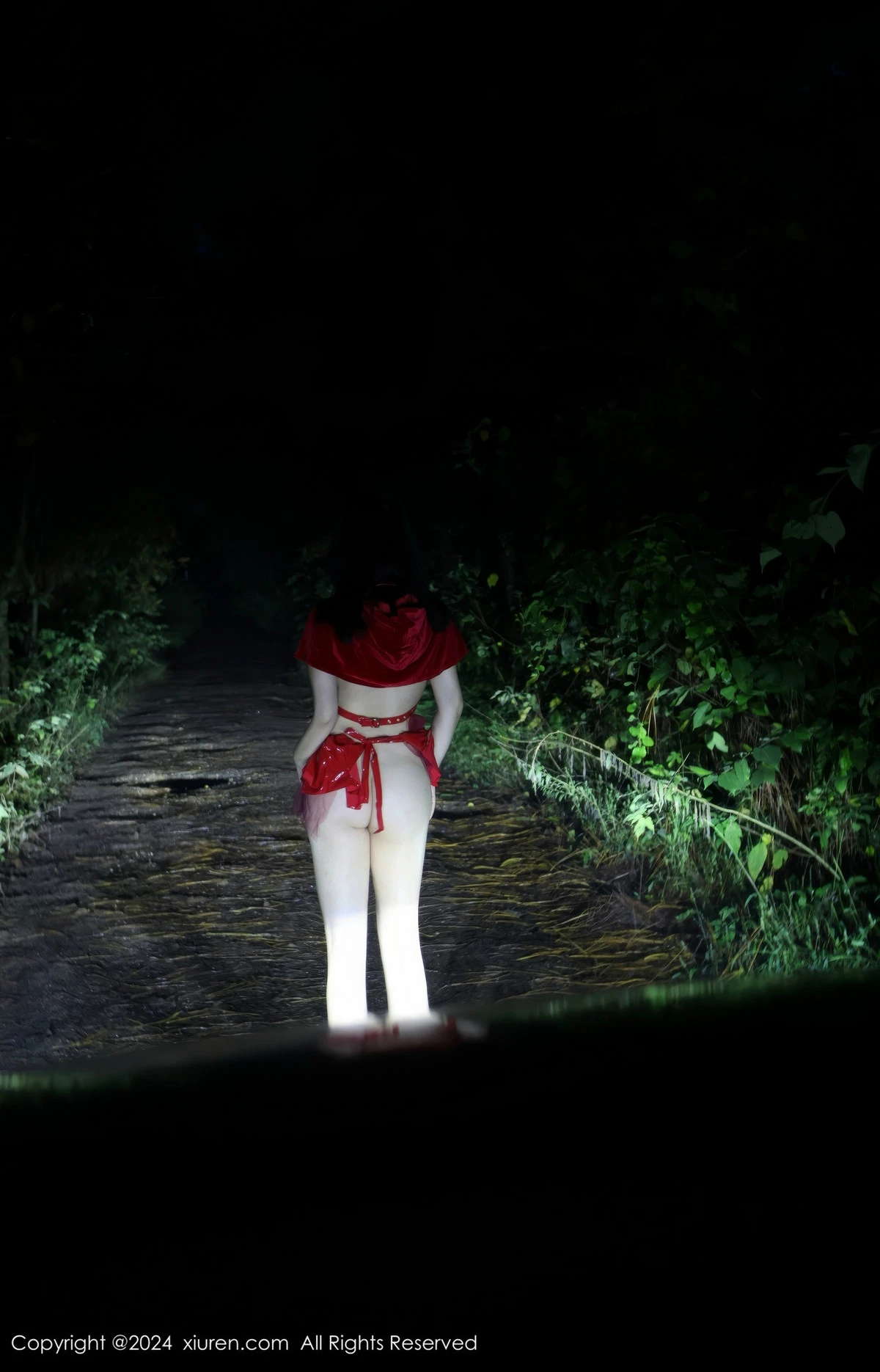 秀人集.com_[XiuRen秀人网]No.9376_模特小薯条nienie白色连衣裙+红色情趣服饰秀曼妙身姿诱惑写真81P