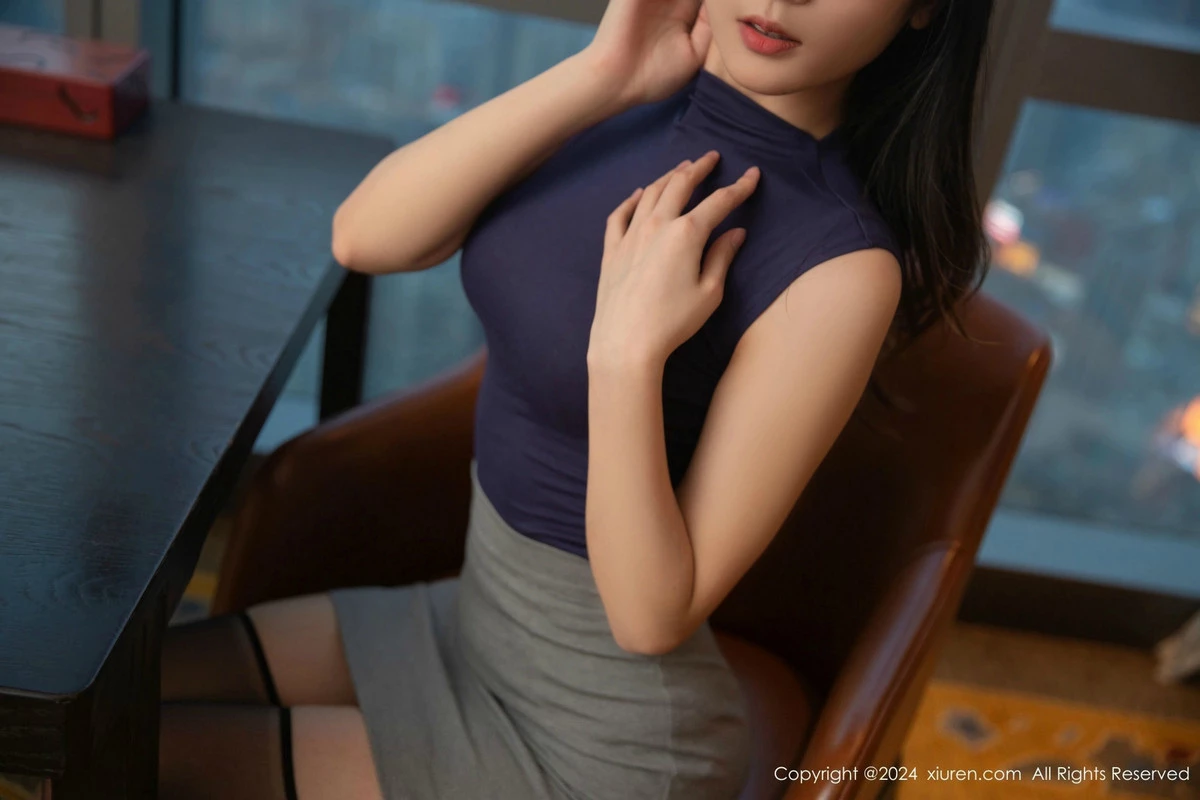 秀人集.com_[XiuRen秀人网]No.9372_模特刘婷婷性感深色OL服饰露蕾丝内衣配黑丝吊袜秀美腿诱惑写真80P