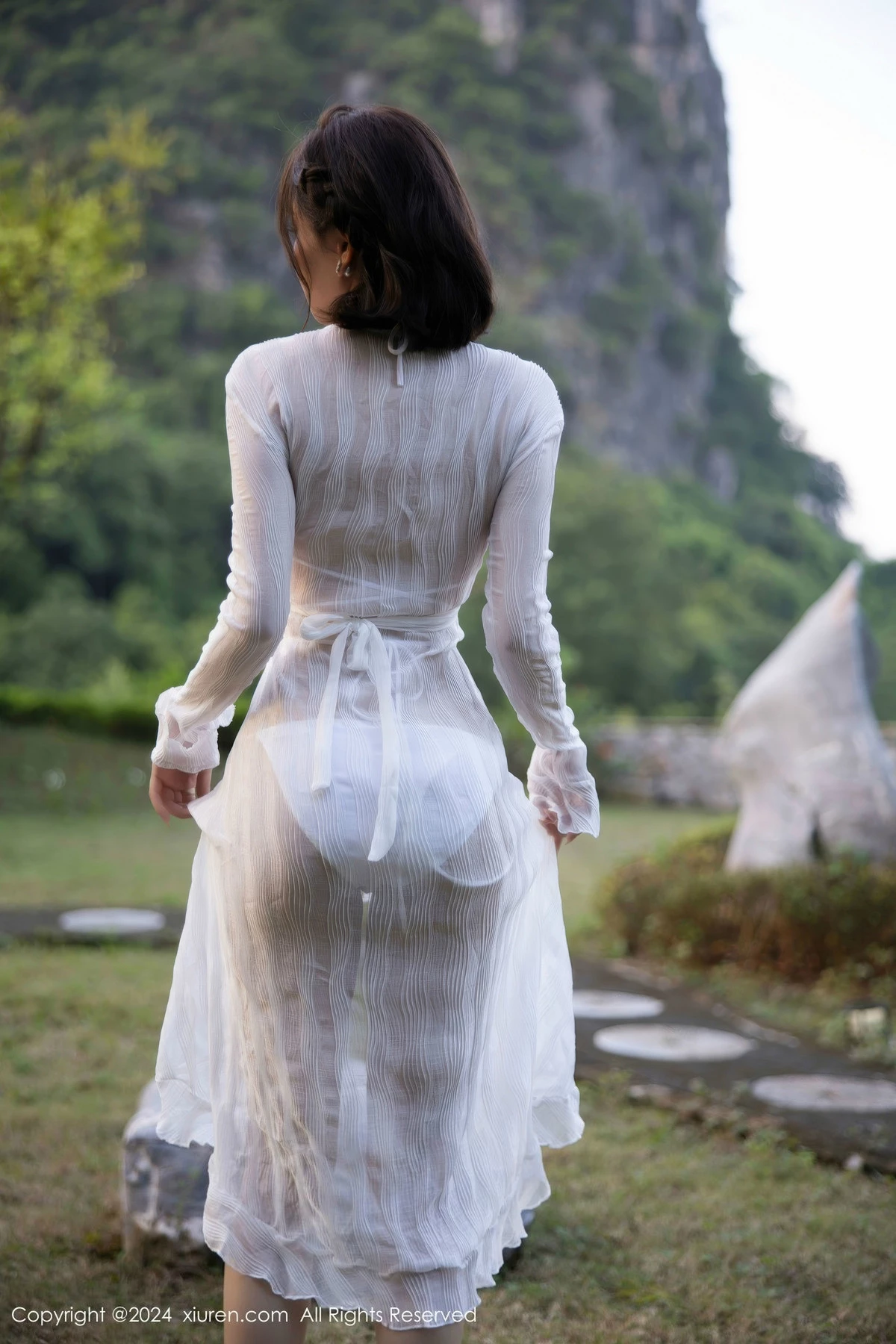 秀人集.com_[XiuRen秀人网]No.9375_女神徐莉芝Booty性感白色蕾丝内衣配白丝袜秀曼妙身姿诱惑写真81P