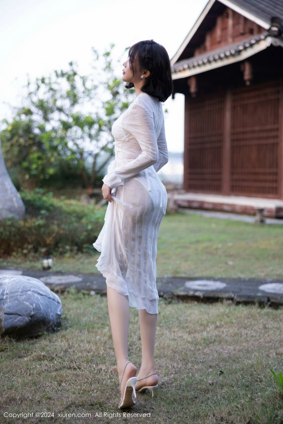 秀人集.com_[XiuRen秀人网]No.9375_女神徐莉芝Booty性感白色蕾丝内衣配白丝袜秀曼妙身姿诱惑写真81P