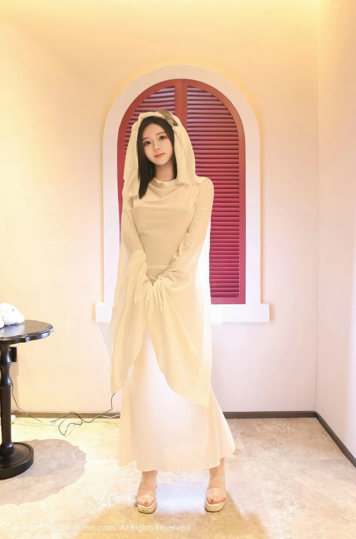 秀人集.com_[XiuRen秀人网]No.9376_模特小薯条nienie白色连衣裙+红色情趣服饰秀曼妙身姿诱惑写真81P