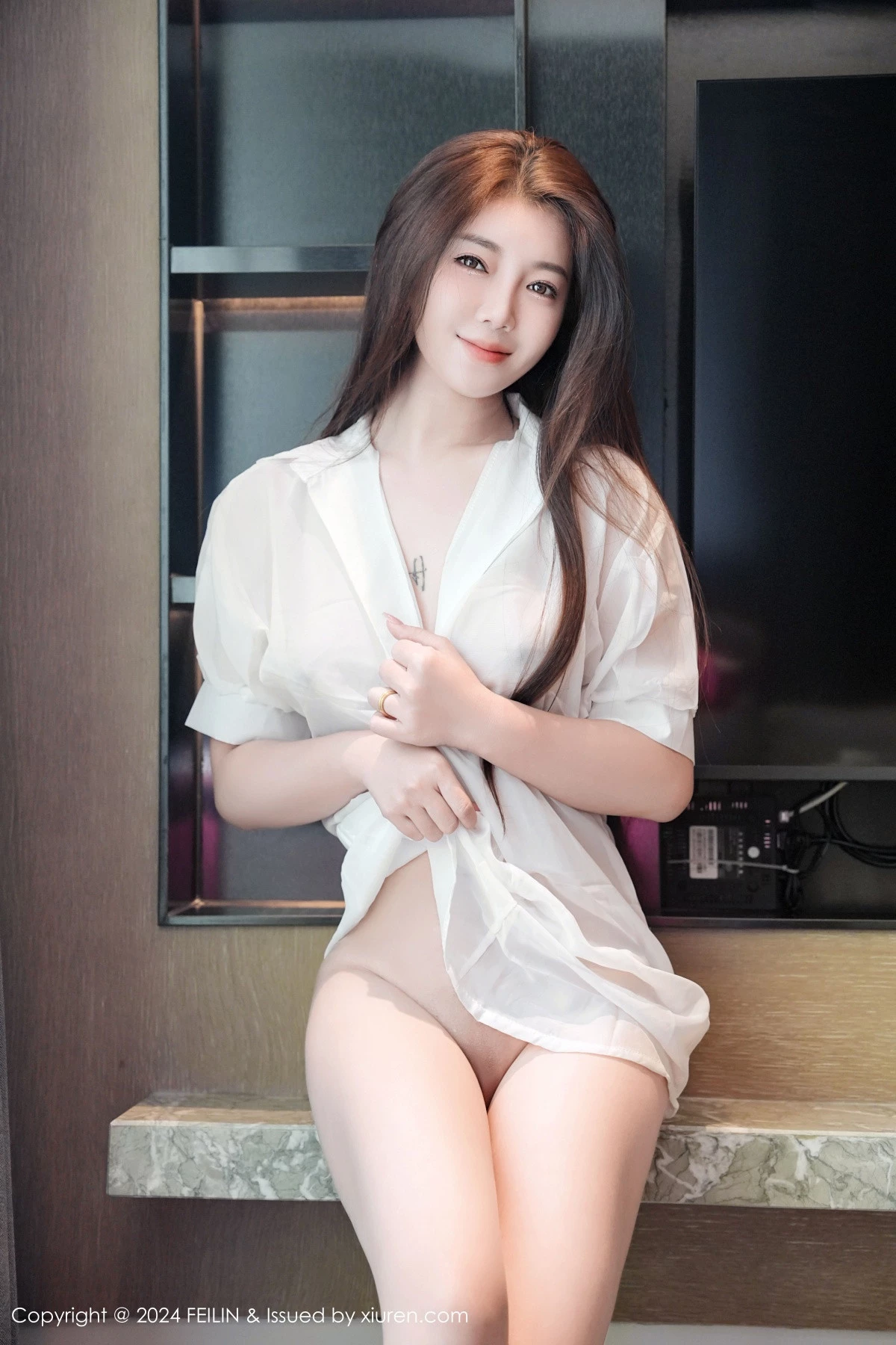 秀人集.com_[FeiLin嗲囡囡]VOL.481_模特沐娜娜私房性感白色薄透短袖衬衫秀惹火身材撩人诱惑写真70P