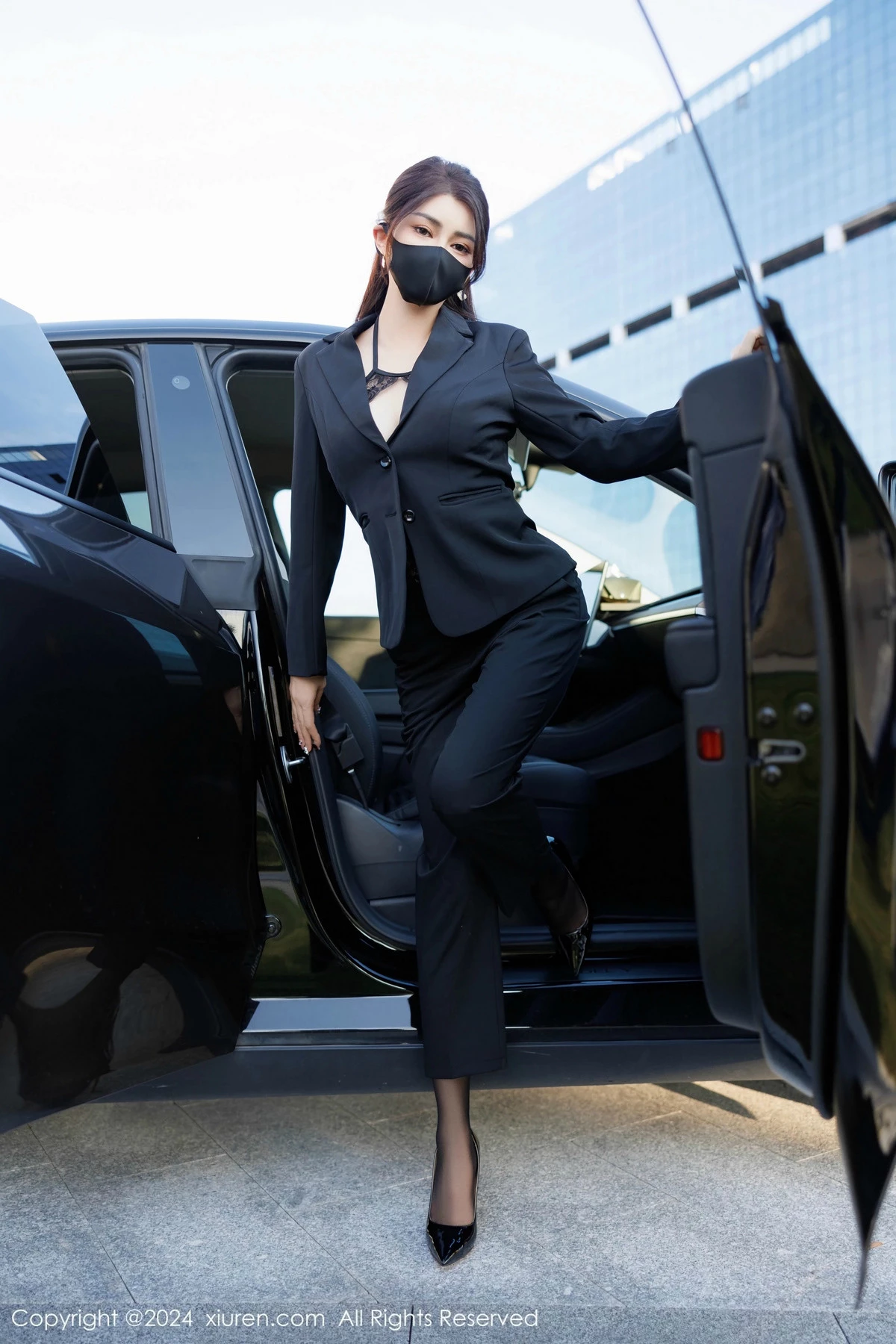 秀人集.com_[XiuRen秀人网]No.9405_模特凯竹Quinn性感黑色OL制服露黑色蕾丝情趣连体衣完美诱惑写真84P