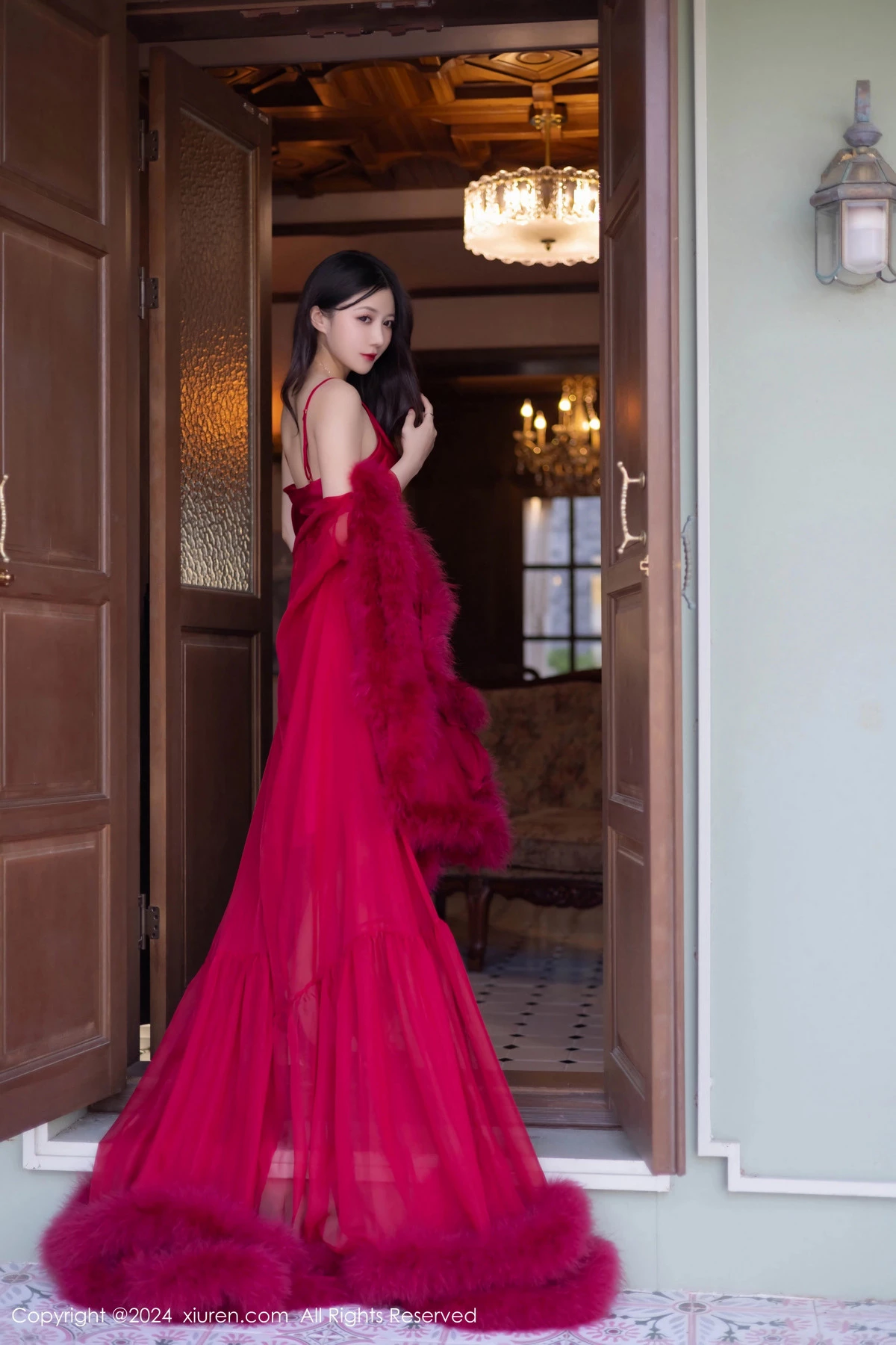 秀人集.com_[XiuRen秀人网]No.9422_模特鱼子酱Fish红玫瑰主题红色吊带连衣裙秀曼妙身姿迷人诱惑写真80P