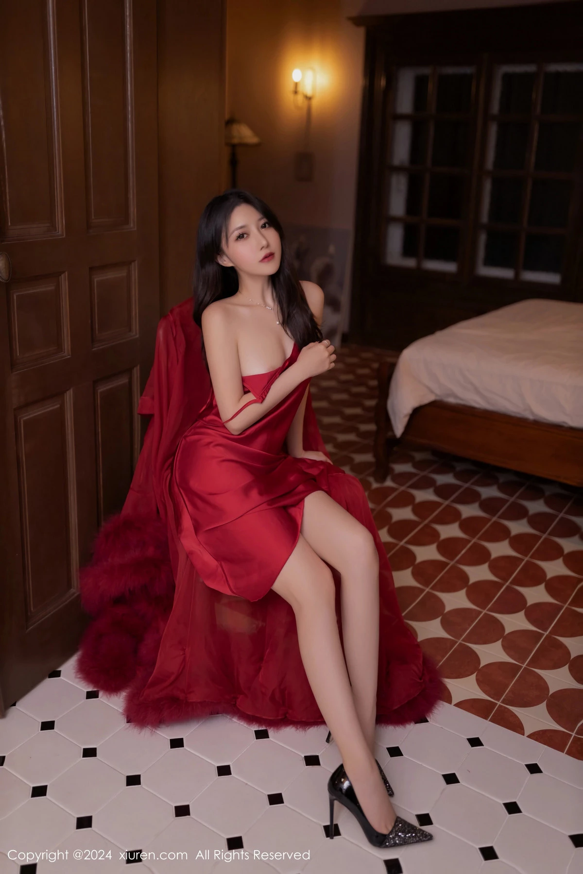 秀人集.com_[XiuRen秀人网]No.9422_模特鱼子酱Fish红玫瑰主题红色吊带连衣裙秀曼妙身姿迷人诱惑写真80P