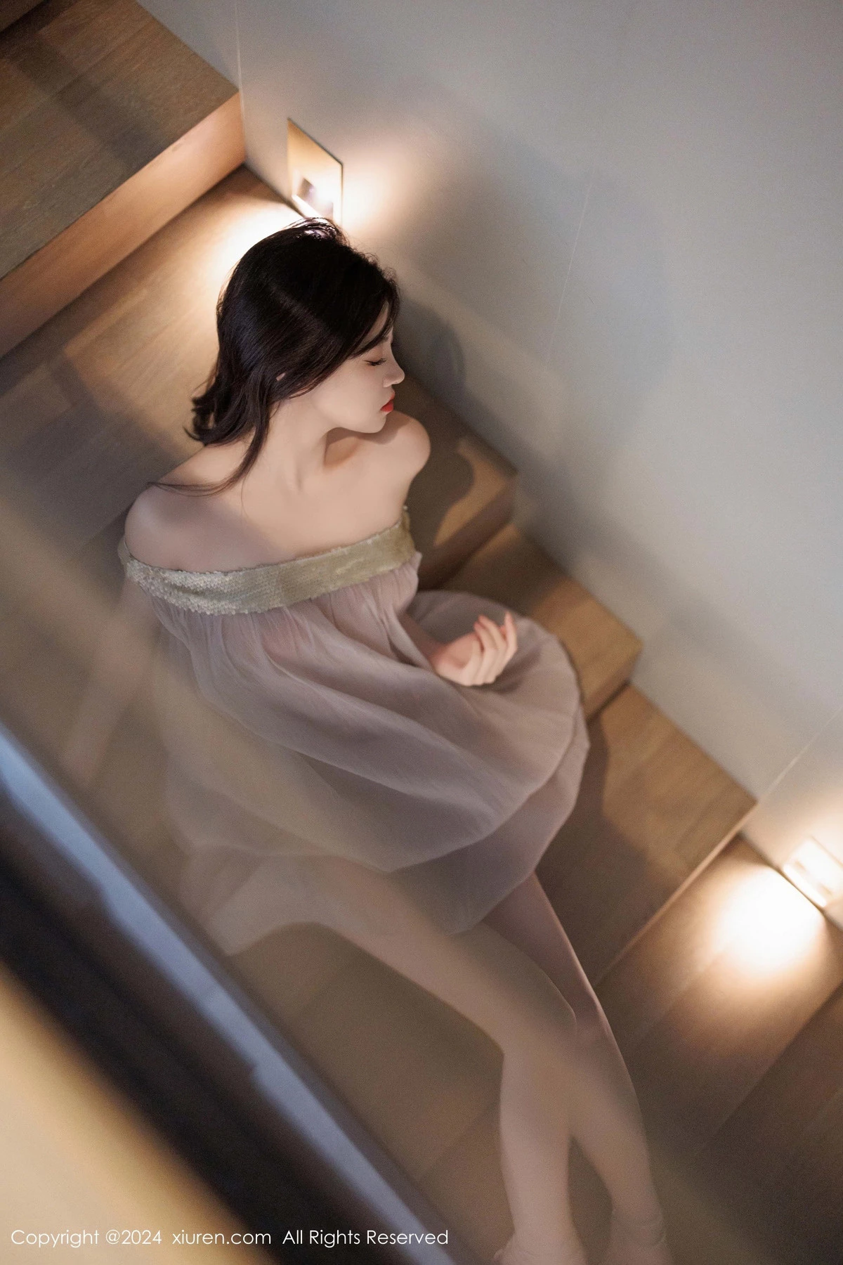 秀人集.com_[XiuRen秀人网]No.9426_模特初梦瑶私房性感浅色薄透连衣裙配凉高跟秀翘臀美腿诱惑写真102P