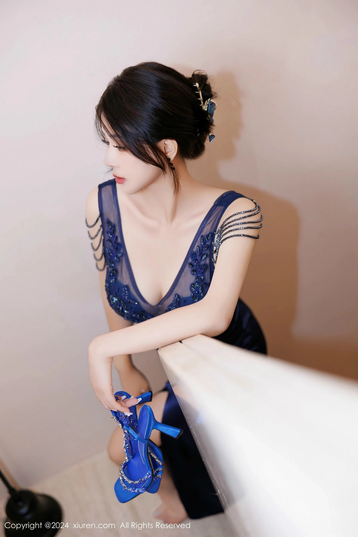 秀人集.com_[XiuRen秀人网]No.9435_模特凯竹Quinn性感蓝色连衣长裙露蓝色内衣秀丰腴身材诱惑写真82P