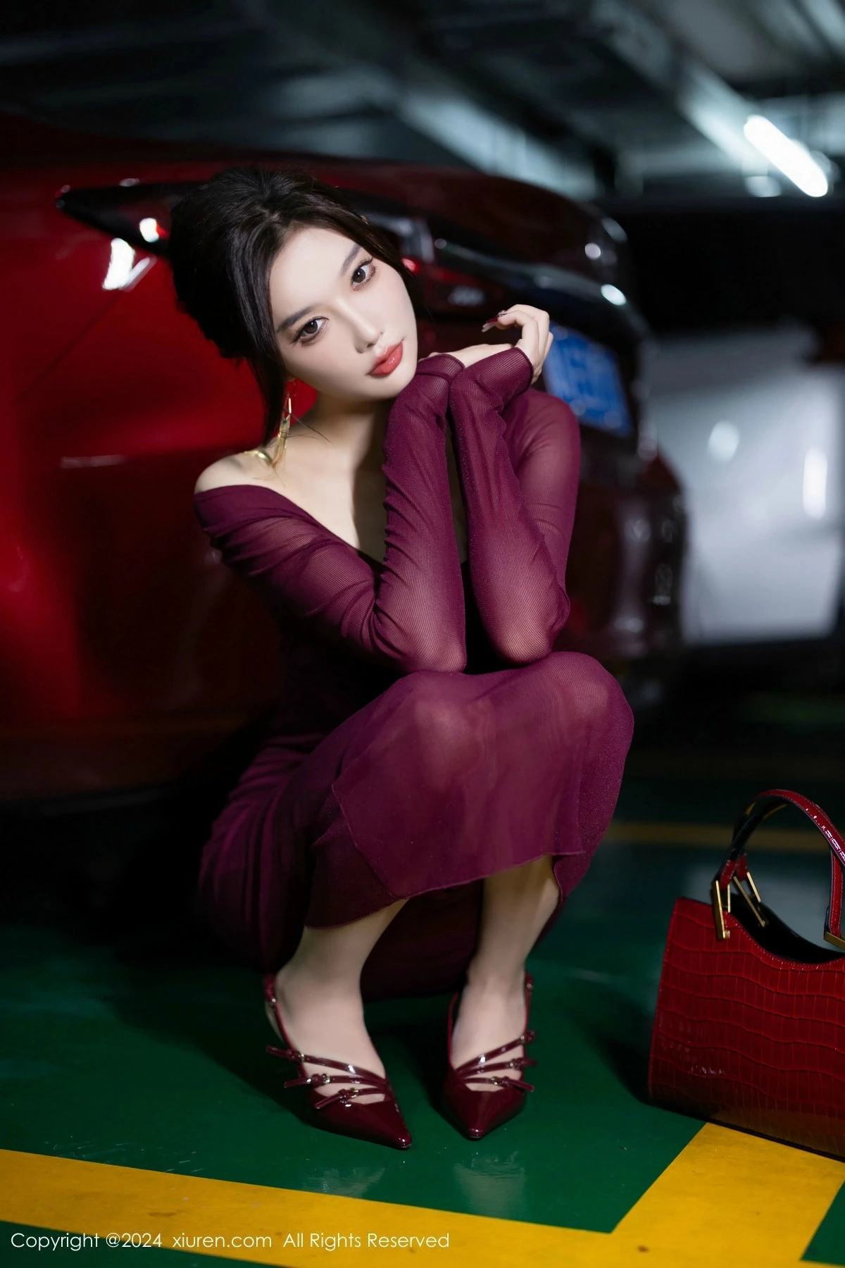 秀人集.com_[XiuRen秀人网]No.9348_女神杨晨晨Yome性感红色连衣裙配超薄肉丝秀丰腴身材诱惑写真82P