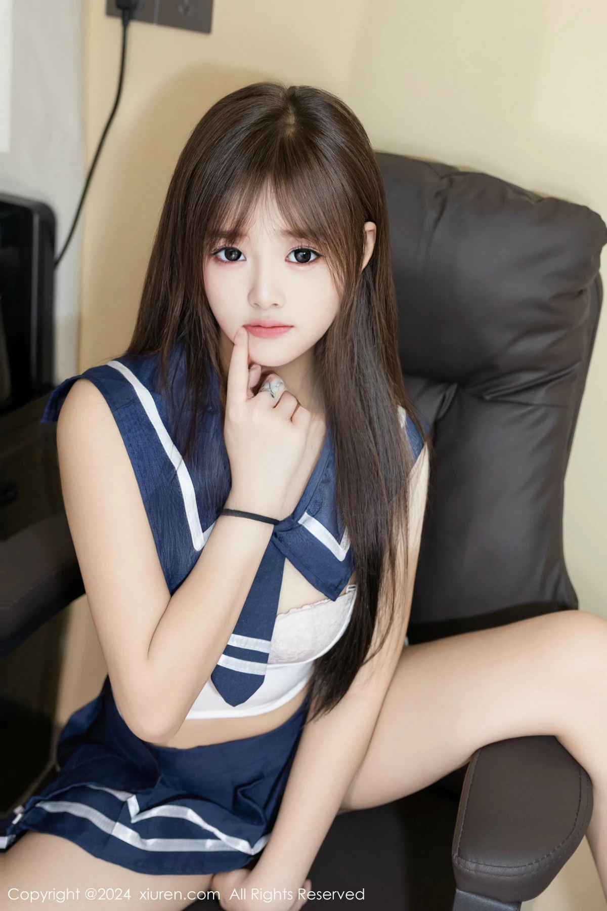 秀人集.com_[XiuRen秀人网]No.9514_模特叶初雪性感白色情趣制服露白色内衣秀完美身材撩人诱惑写真68P