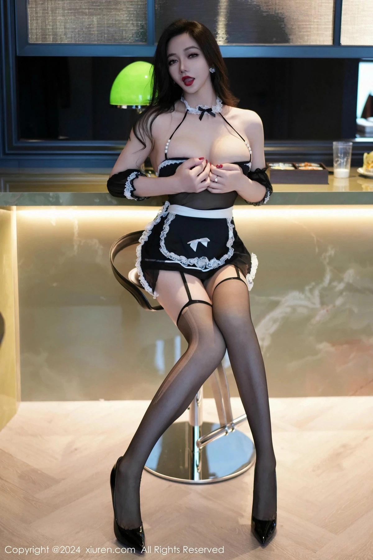 秀人集.com_[XiuRen秀人网]No.9523_女神心妍小公主性感黑色蕾丝情趣服饰配黑丝吊袜秀娇躯诱惑写真72P