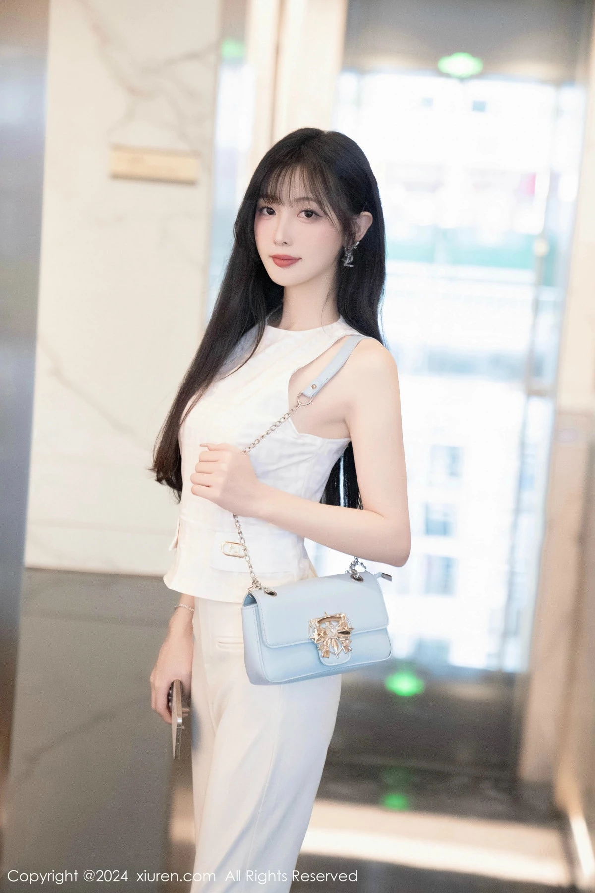 秀人集.com_[XiuRen秀人网]No.9528_模特林星阑性感白上衣配简约长裤露白色内衣秀曼妙身姿诱惑写真84P