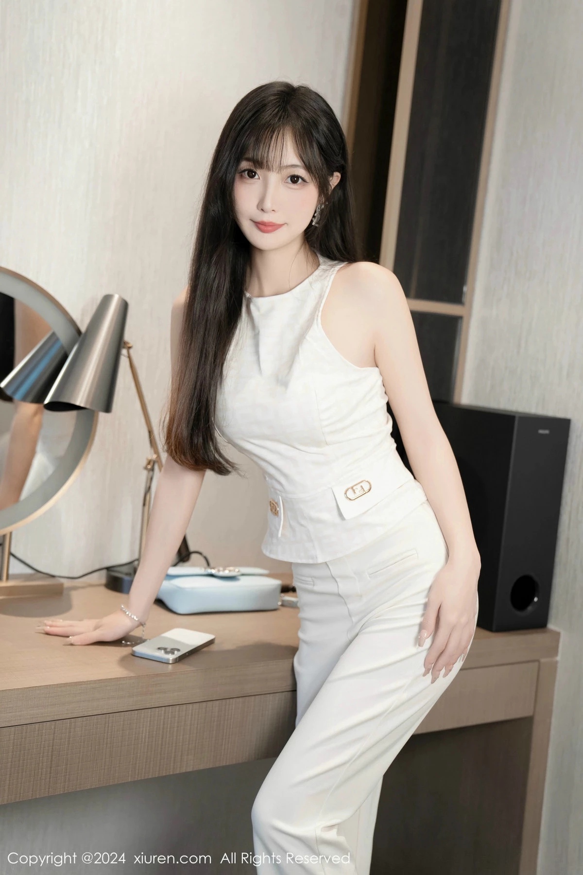 秀人集.com_[XiuRen秀人网]No.9528_模特林星阑性感白上衣配简约长裤露白色内衣秀曼妙身姿诱惑写真84P