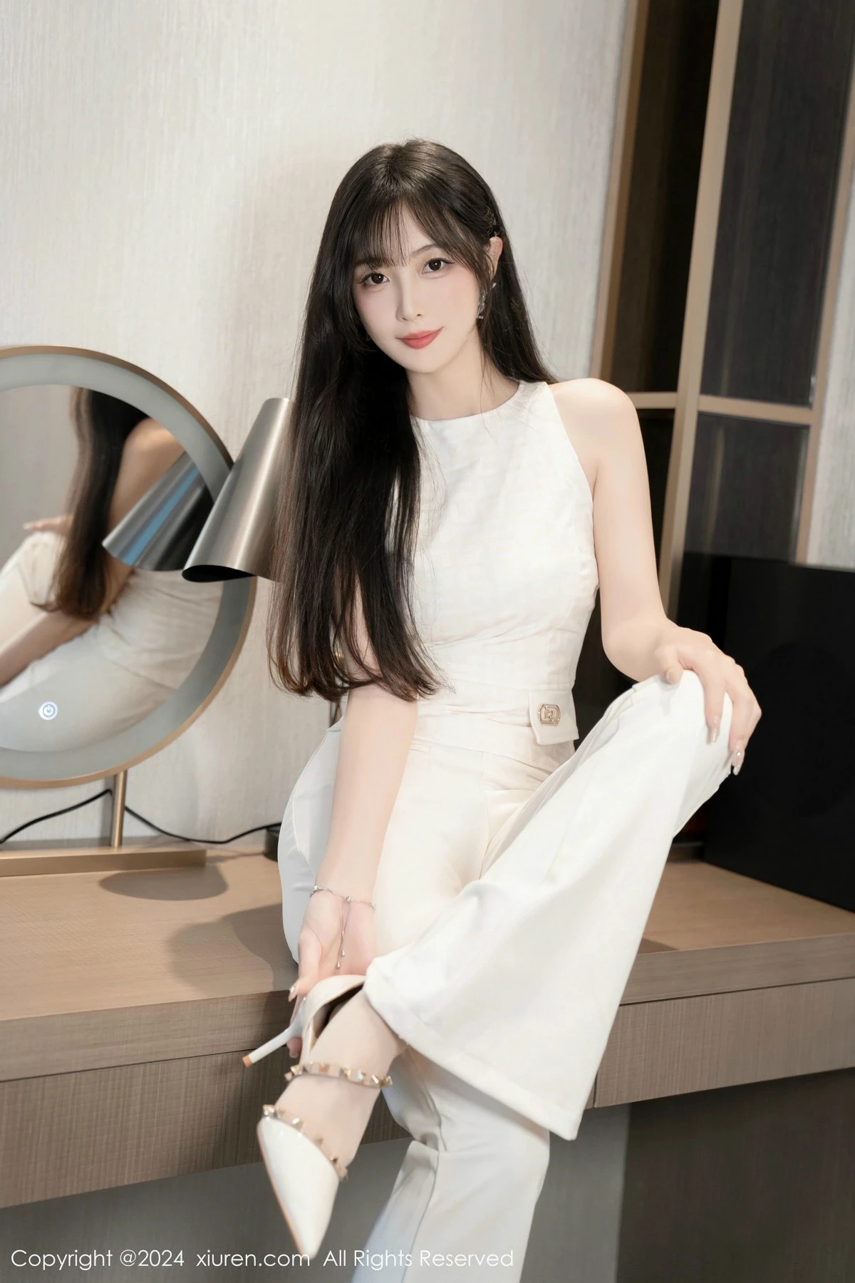 秀人集.com_[XiuRen秀人网]No.9528_模特林星阑性感白上衣配简约长裤露白色内衣秀曼妙身姿诱惑写真84P