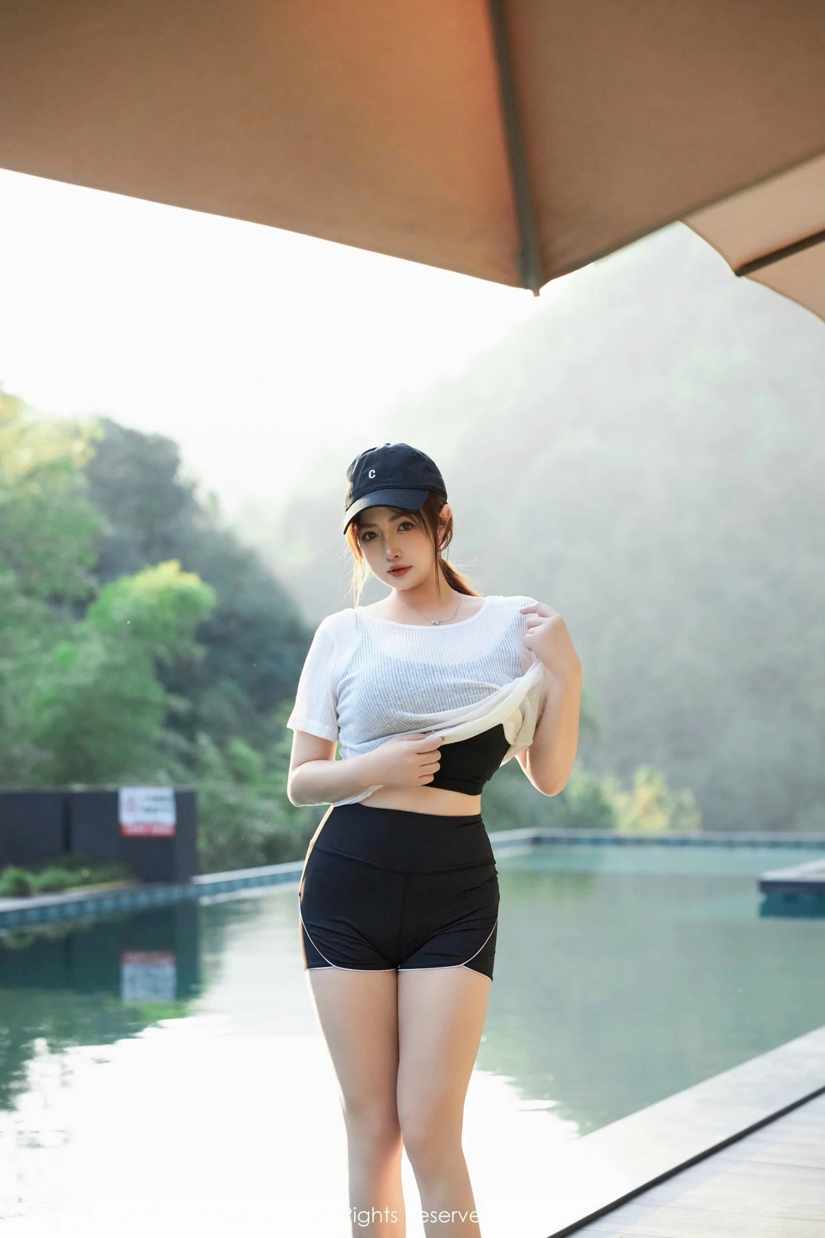 秀人集.com_[XiuRen秀人网]No.9549_模特养乐多Doll性感深色运动服饰秀丰满身材白嫩美腿诱惑写真52P