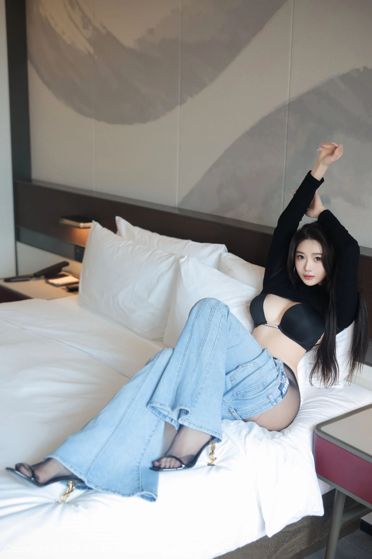 秀人集.com_[XiuRen秀人网]No.9555_模特Candy糖糖性感黑色上衣露黑色内衣配超薄黑丝极致魅惑写真76P