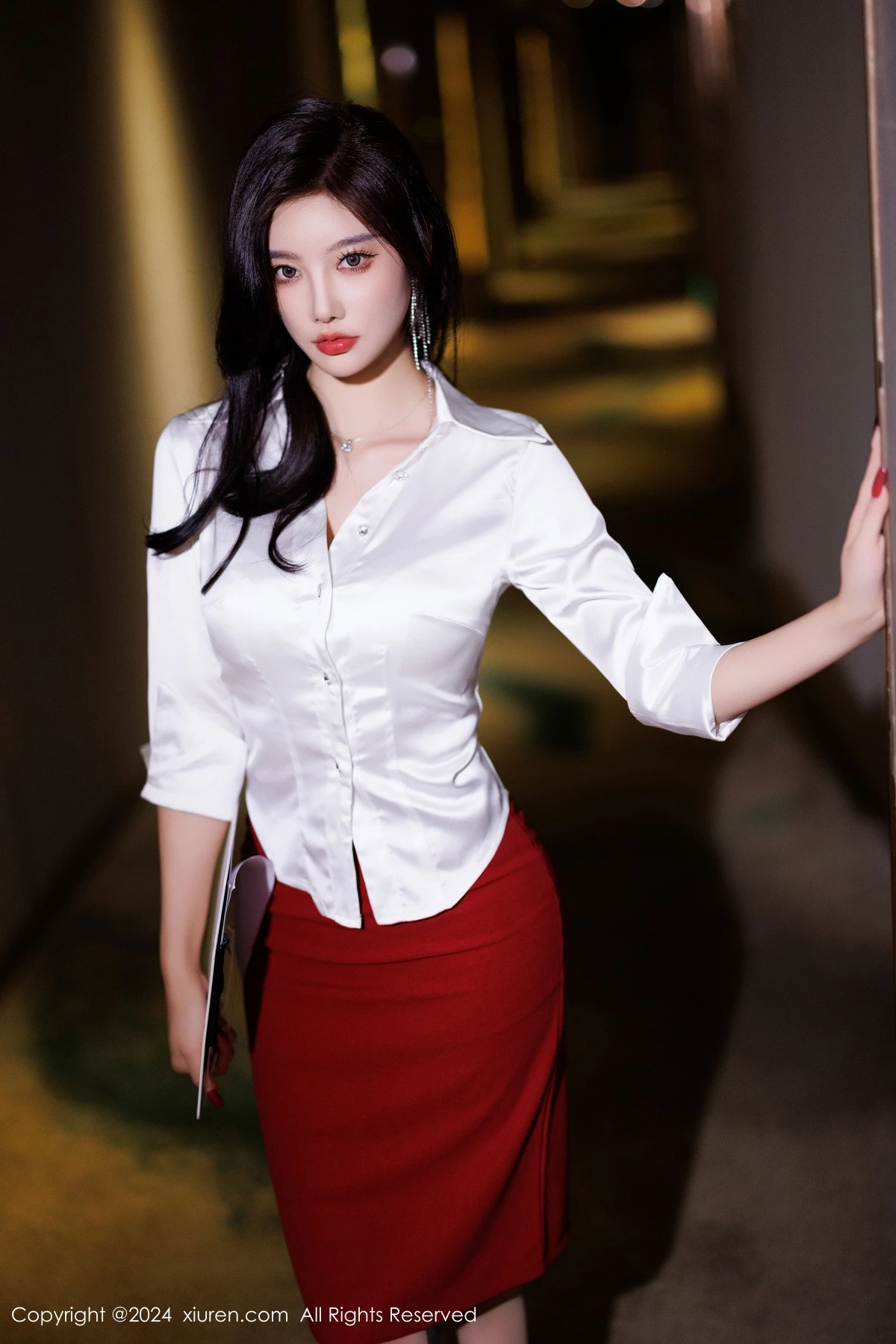 秀人集.com_[XiuRen秀人网]No.9565_女神杨晨晨Yome性感白T配红短裙露白色内衣秀丰腴身材诱惑写真80P