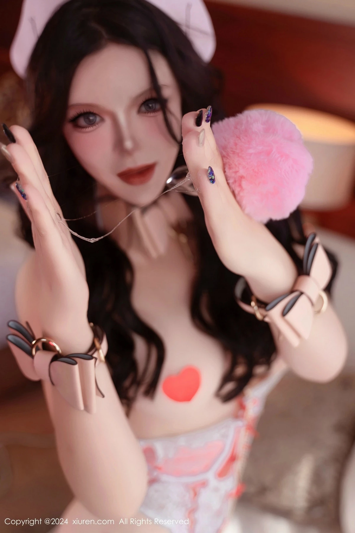 秀人集.com_[XiuRen秀人网]No.9466_模特伊丽莎有点白性感粉色护士装配白丝袜秀惹火身材诱惑写真118P