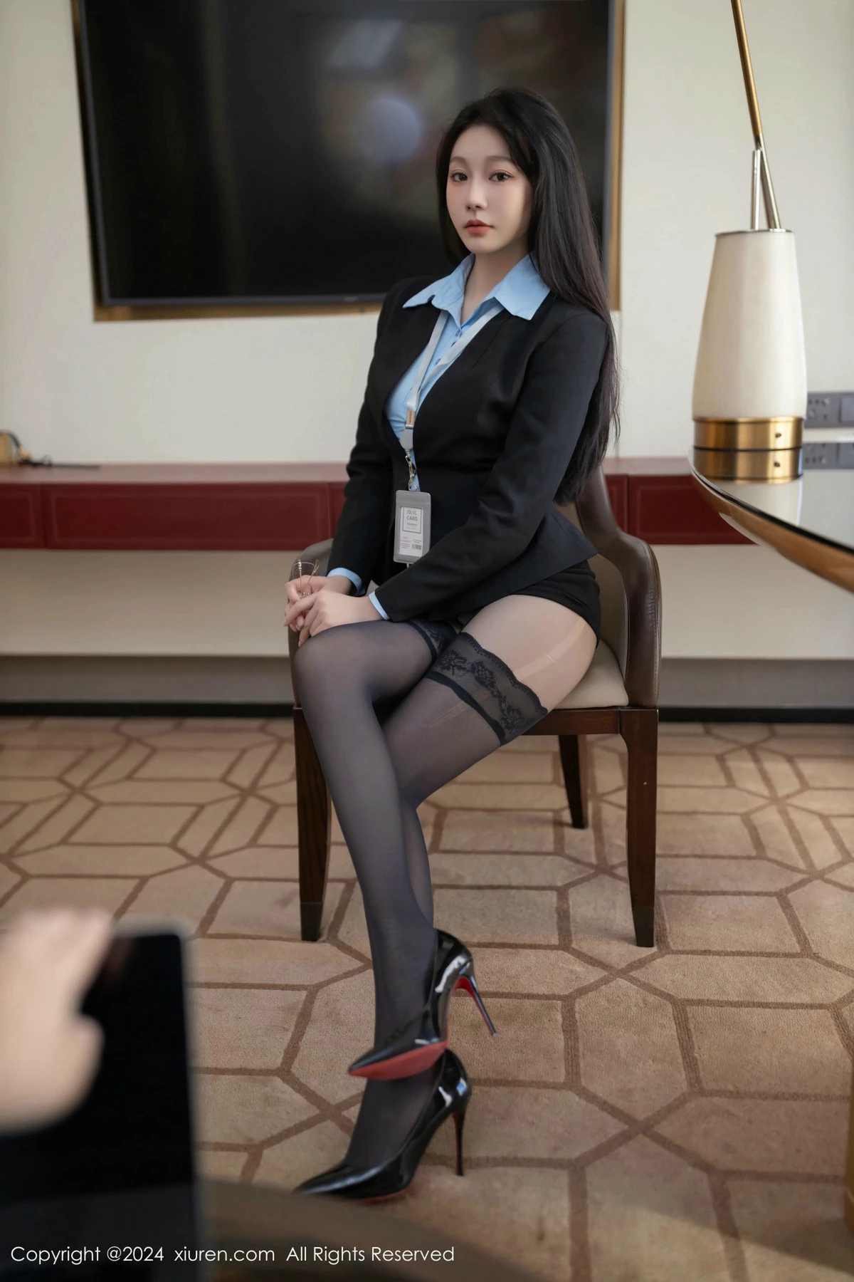 秀人集.com_[XiuRen秀人网]No.9469_模特安然anran职场主题性感黑色OL服饰配黑丝吊袜秀美腿诱惑写真80P