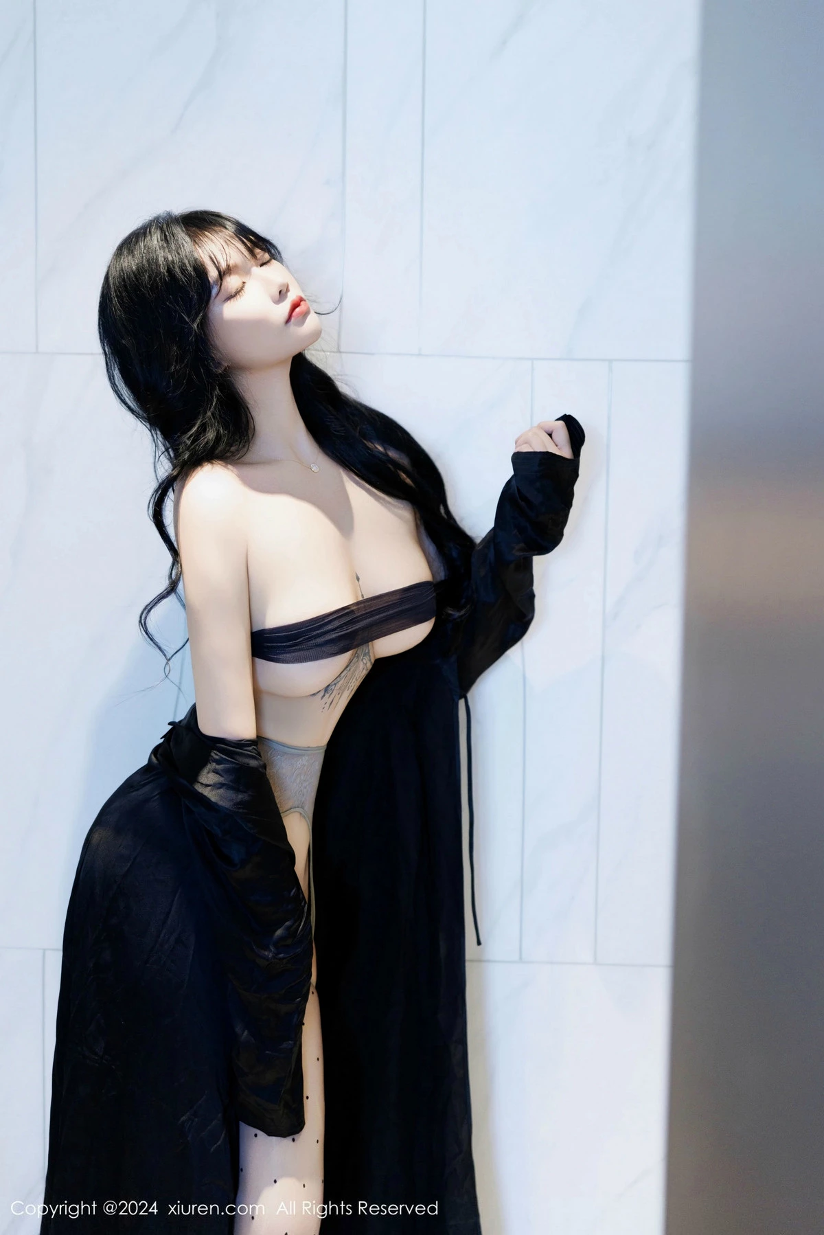 秀人集.com_[XiuRen秀人网]No.9575_模特娜比性感黑上衣配白短裙露超薄黑丝秀凹凸身材撩人诱惑写真80P