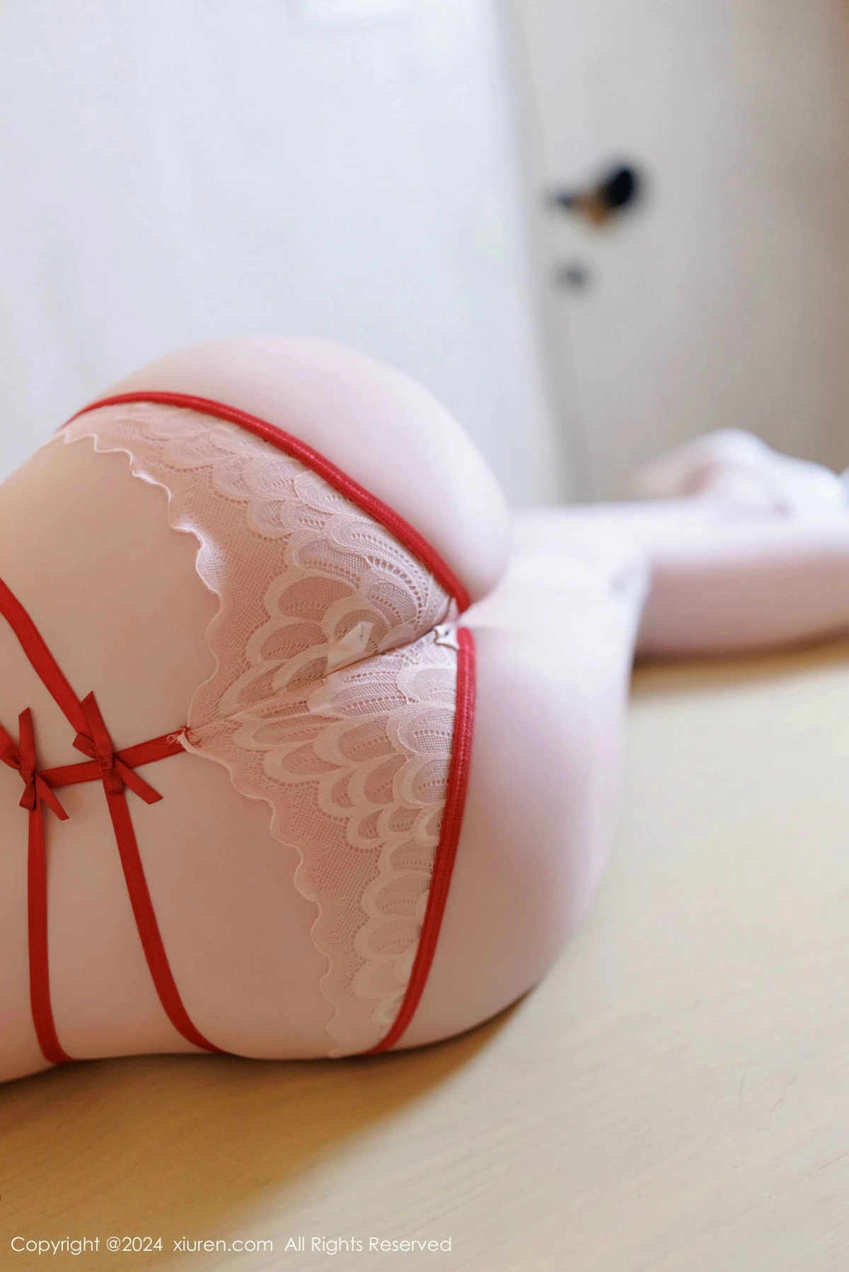 秀人集.com_[XiuRen秀人网]No.9584_模特梦心玥粉色连衣长裙露红色内衣配白丝袜秀高挑身材诱惑写真91P