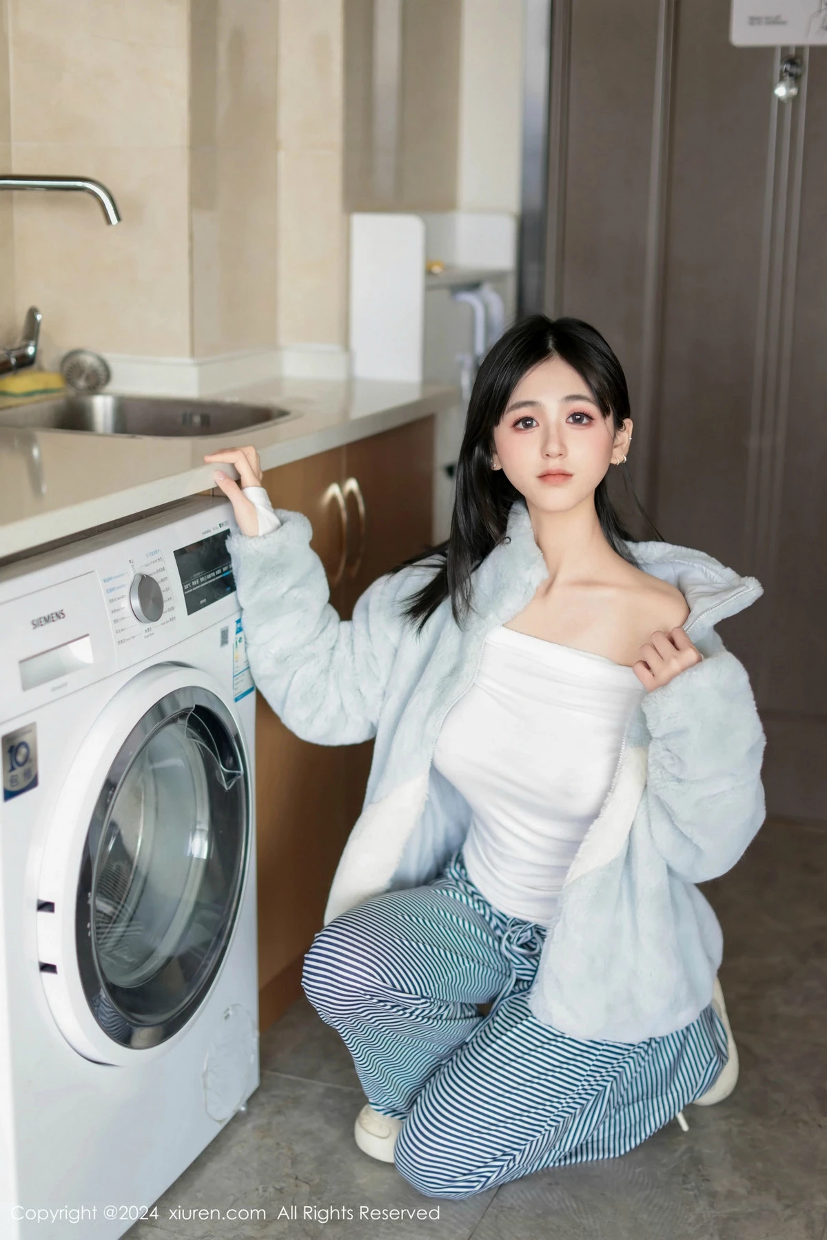 秀人集.com_[XiuRen秀人网]No.9605_模特奶芙乔乔性感白T配长裤露超薄黑丝秀凹凸身材撩人诱惑写真85P