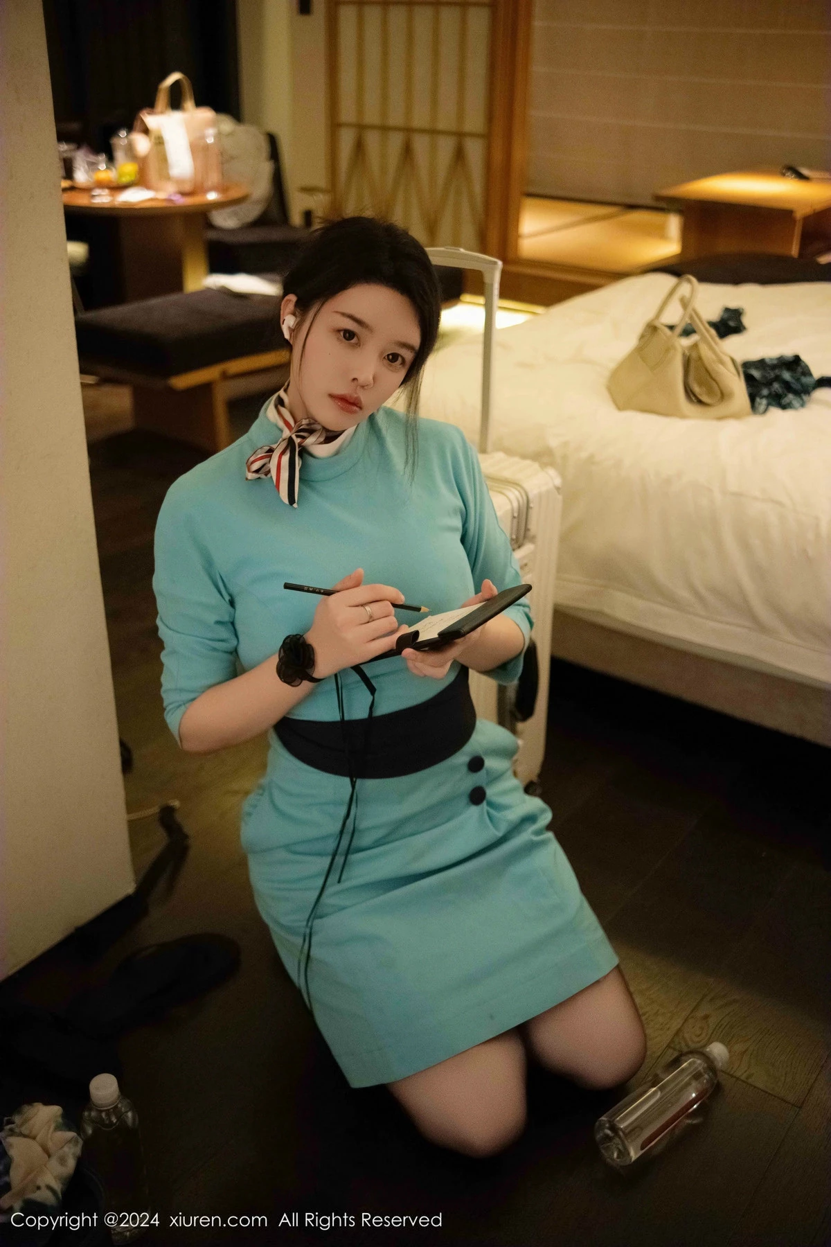 秀人集.com_[XiuRen秀人网]No.9609_模特樱桃小犊子蓝色空姐制服露黑色内衣配黑丝吊袜极致魅惑写真41P