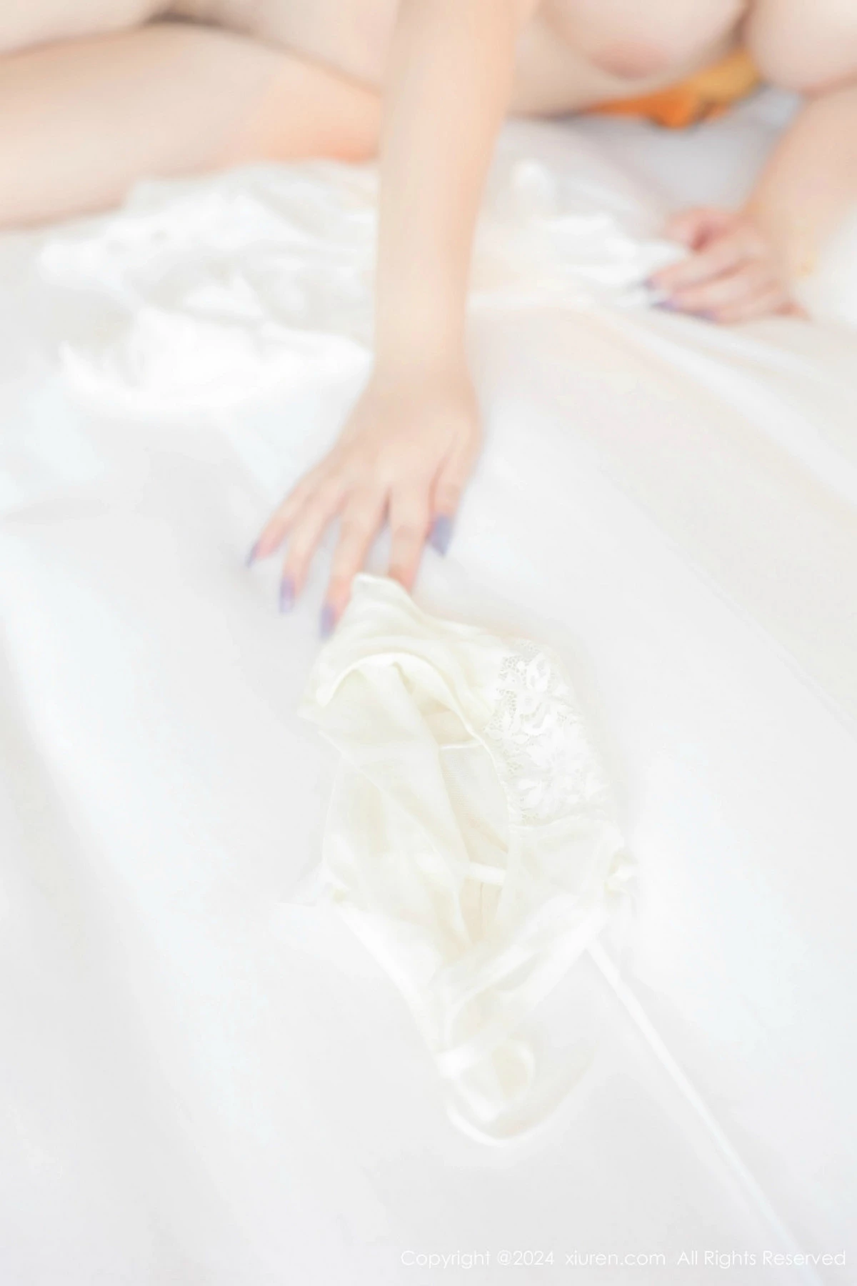 秀人集.com_[XiuRen秀人网]No.9615_新人模特H70的Lena性感白色T恤配短裤半脱露傲人豪乳诱惑写真76P