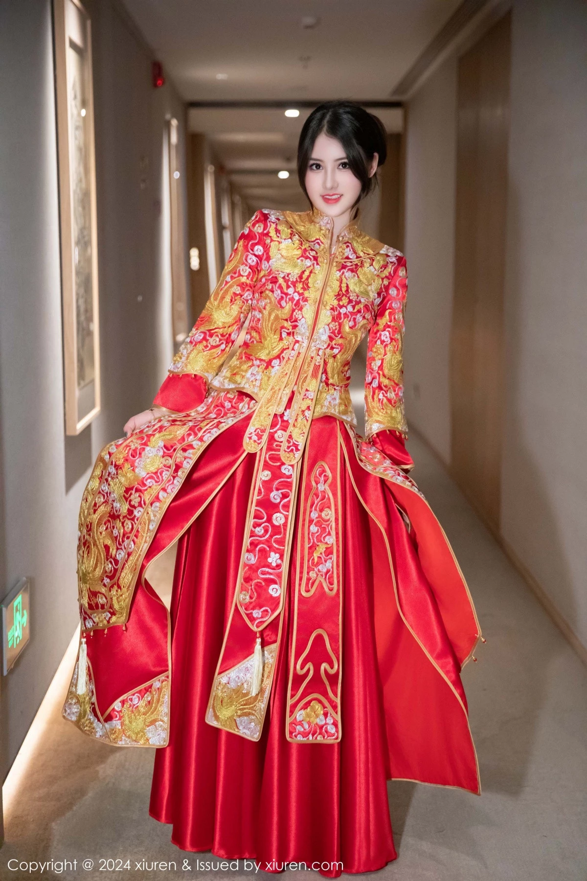 秀人集.com_[XiuRen秀人网]No.9494_模特诗诗kiki性感红色新娘服饰露红色内衣秀惹火身材诱惑写真83P