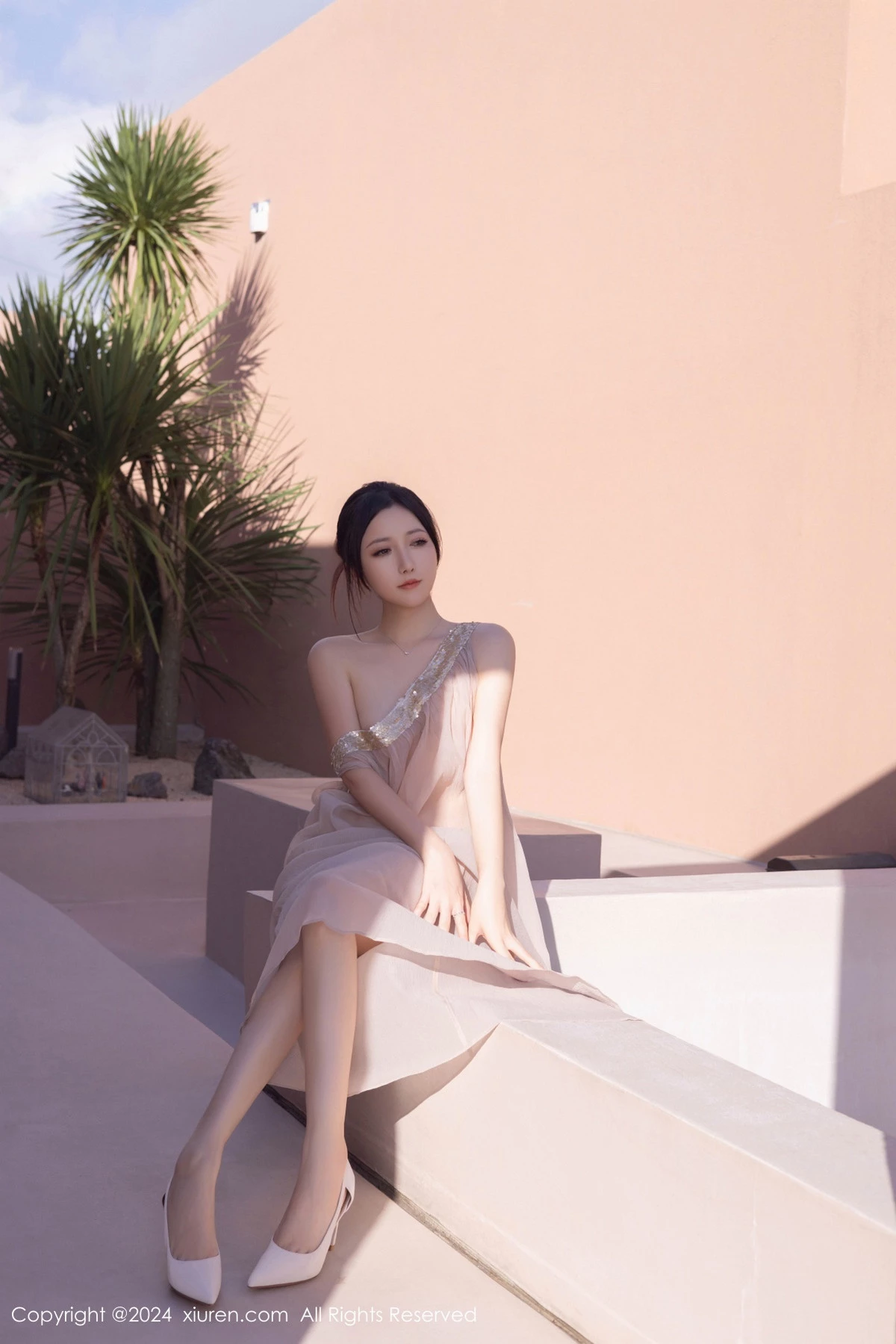 秀人集.com_[XiuRen秀人网]No.9492_模特鱼子酱Fish芦苇场景性感紫色轻透连衣裙秀惹火身材诱惑写真80P